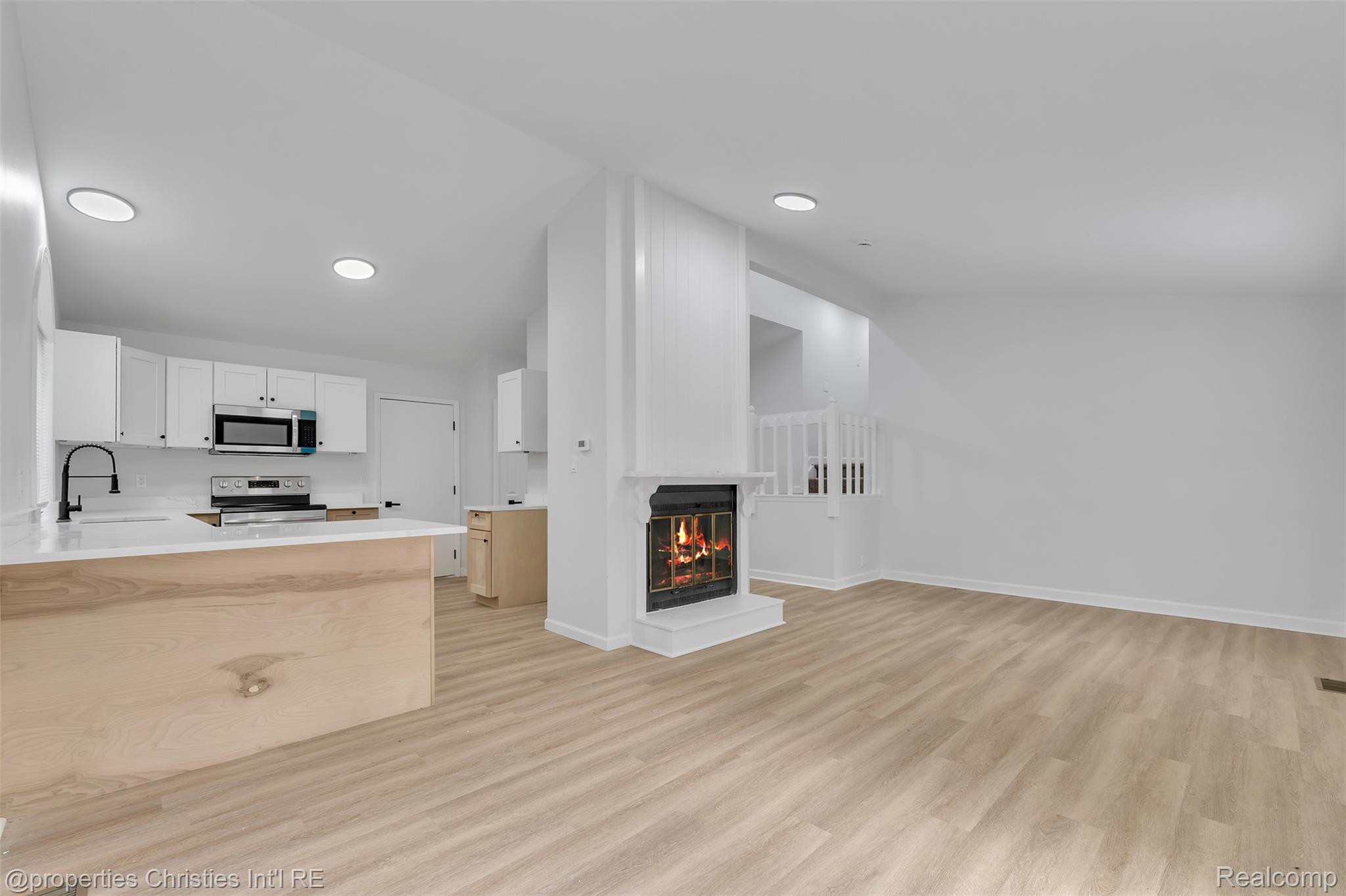 854 Estes Court Property Photo 10