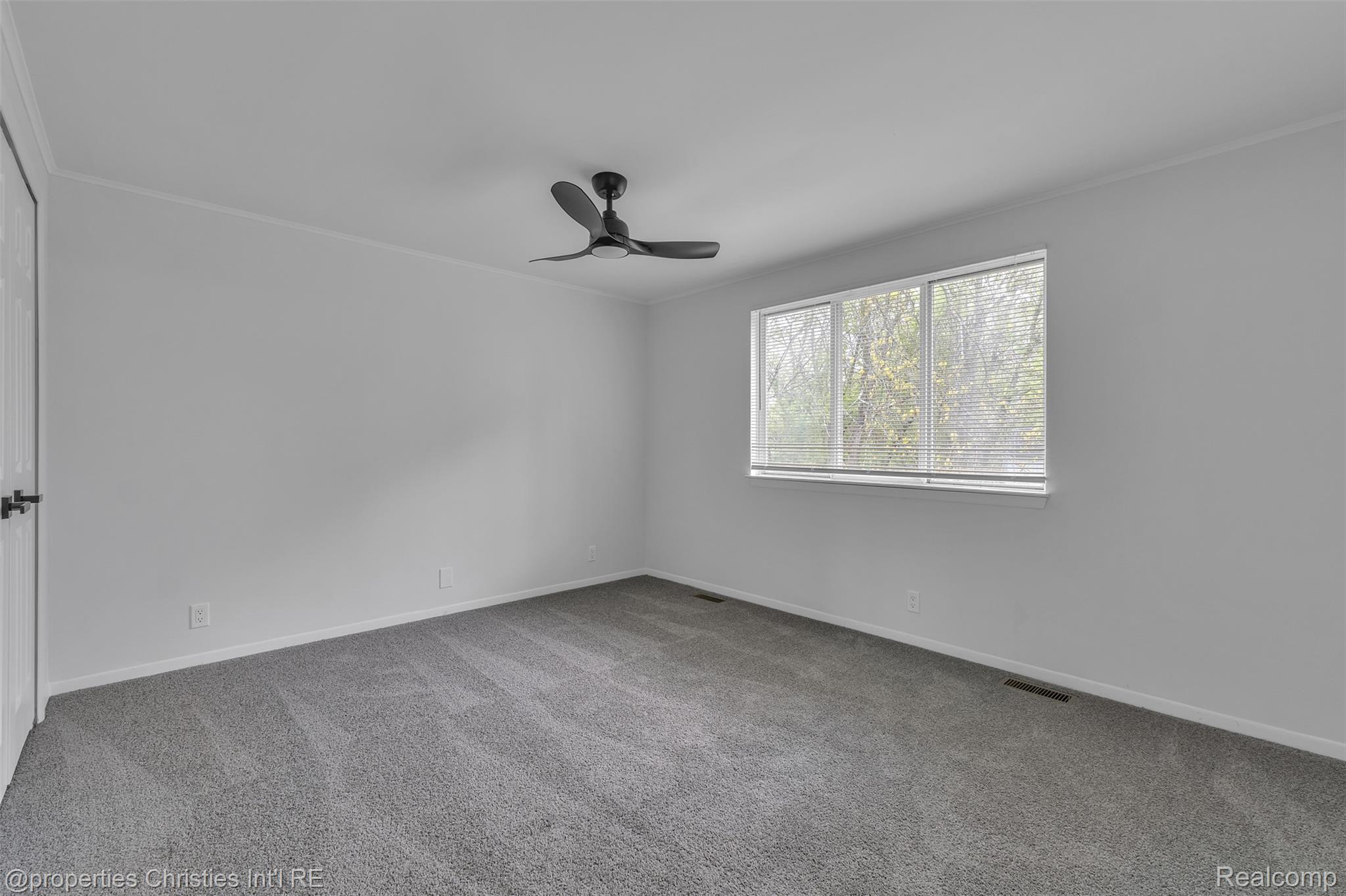 854 Estes Court Property Photo 13