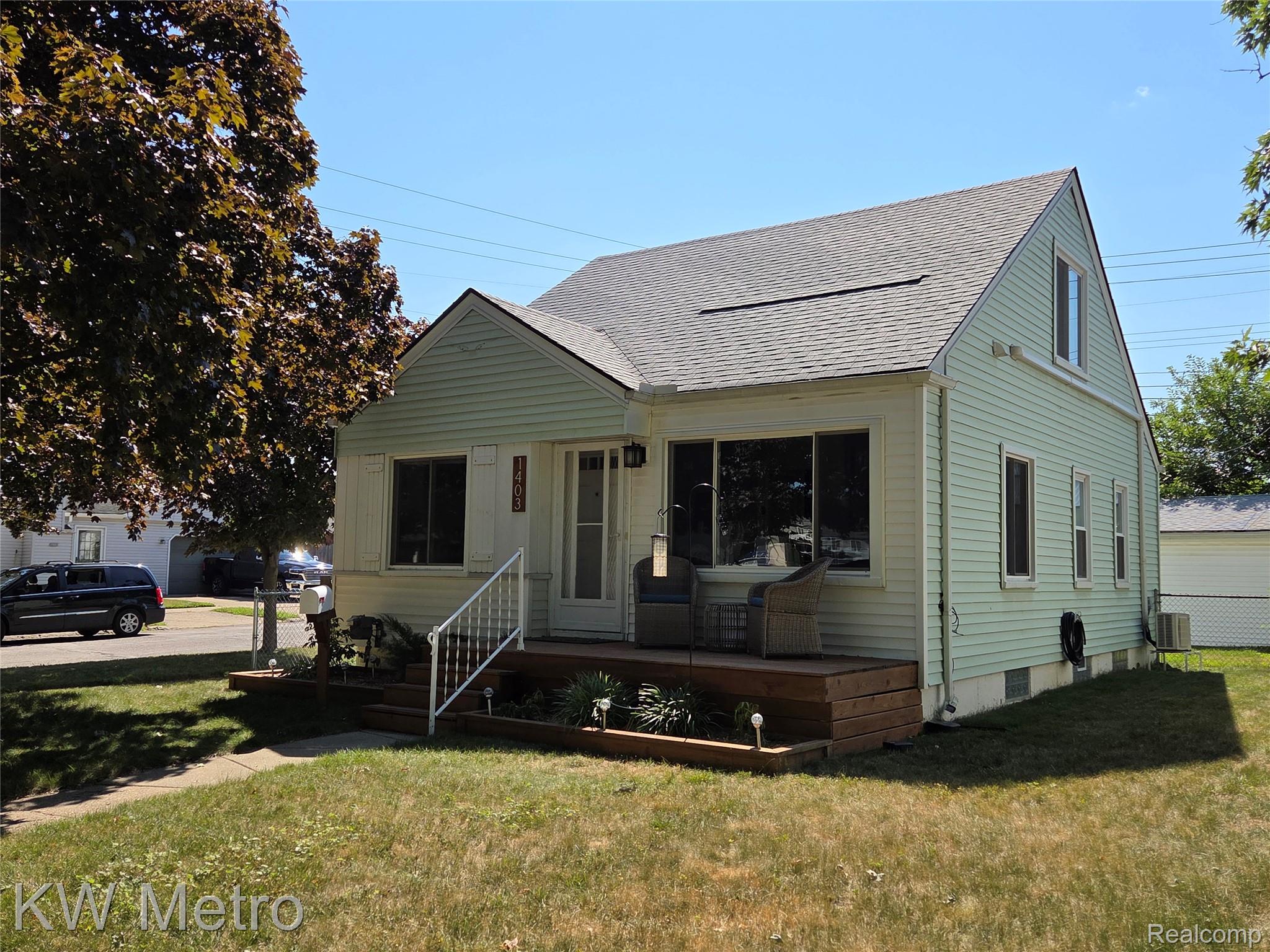 1403 N Bywood Avenue Property Photo 1