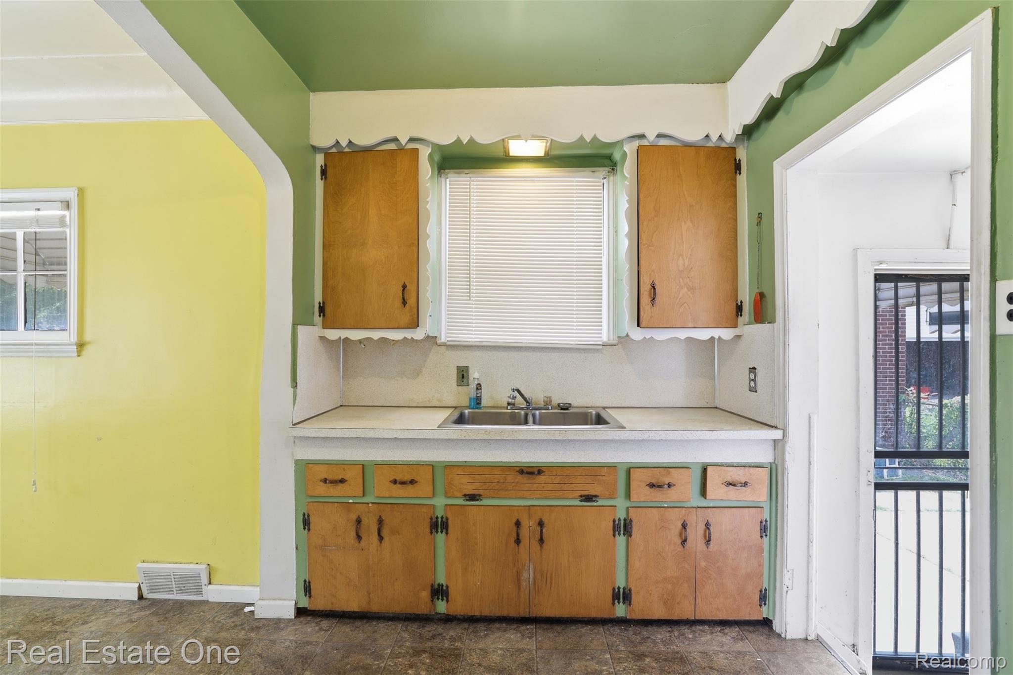 11321 Terry Street Property Photo 11