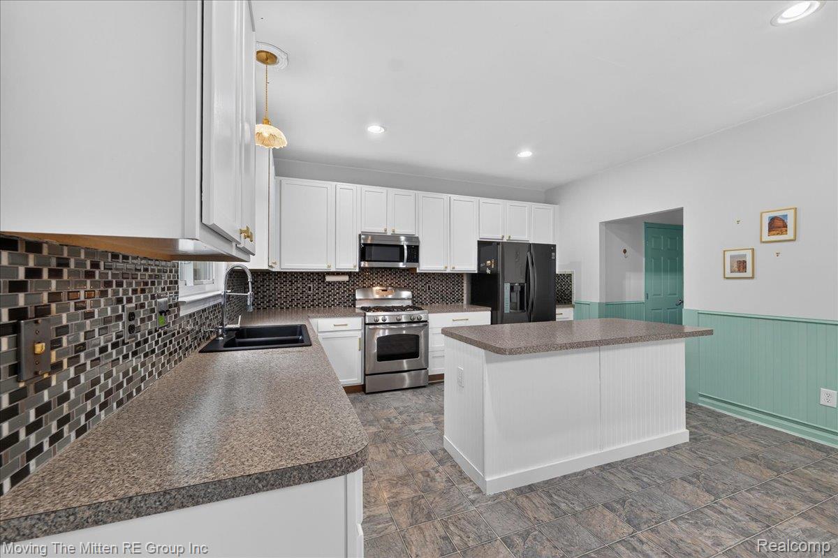 42116 Richmond Drive Property Photo 13