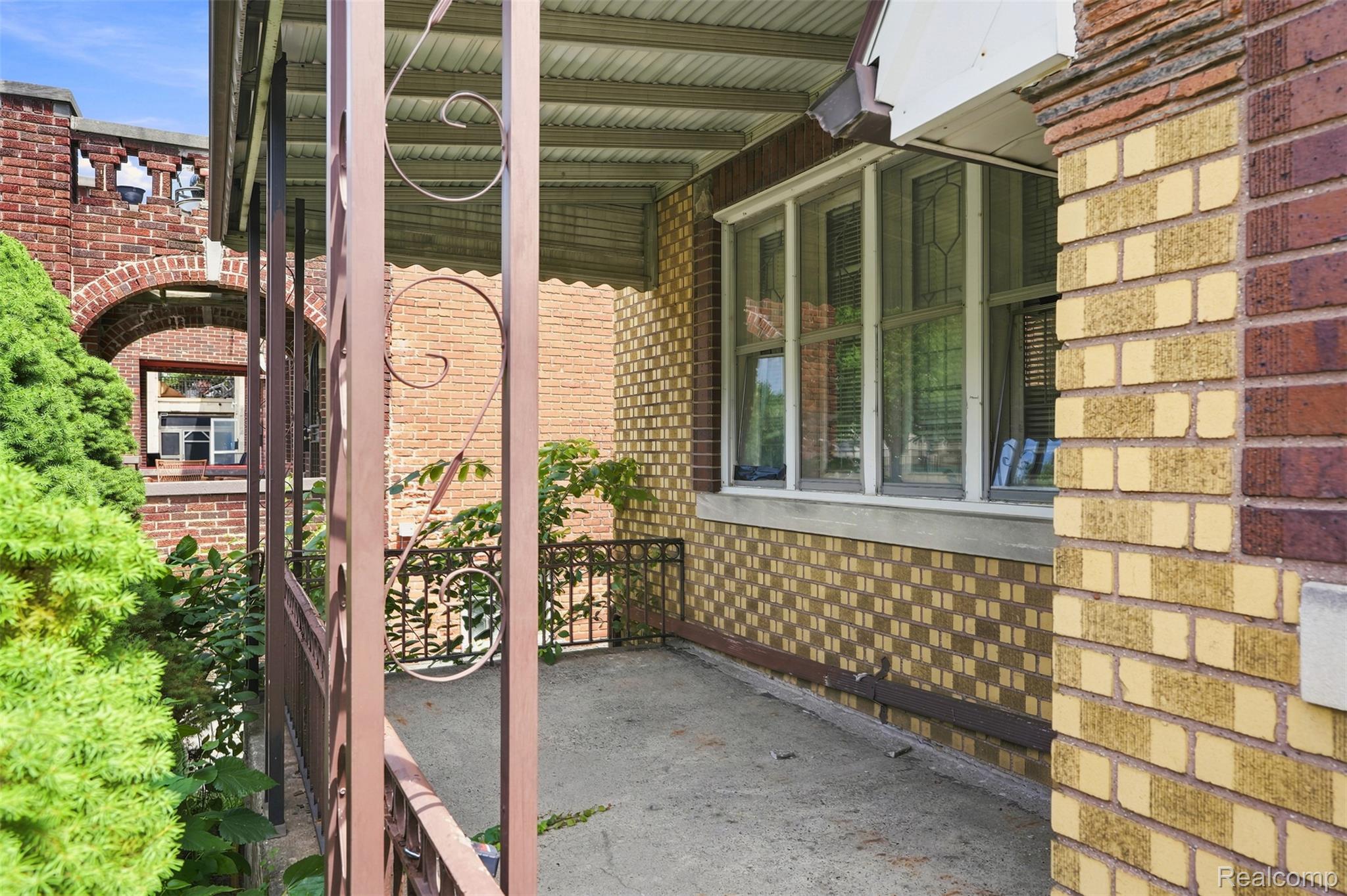 16554 Fairfield Street Property Photo 4