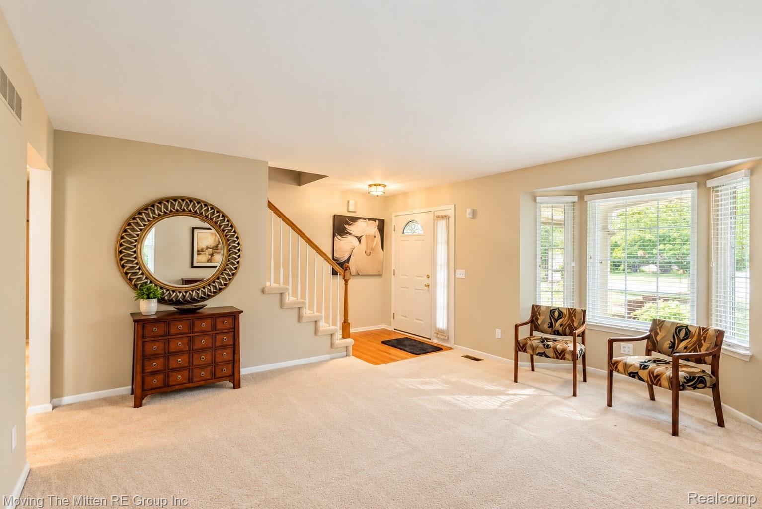 7025 Anna Drive Property Photo 4
