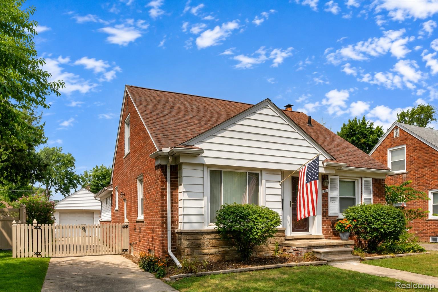 1719 Highview Street Property Photo 1