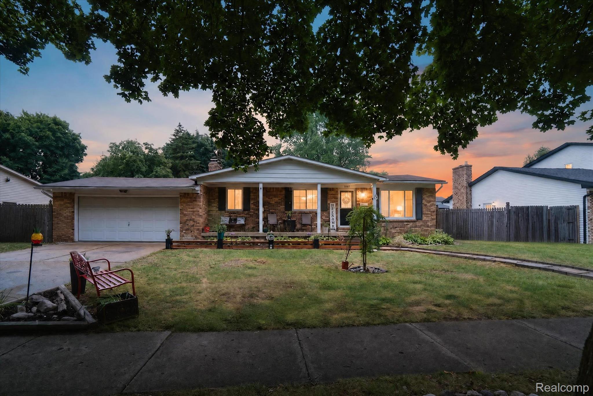 527 Leland Street Property Photo 1