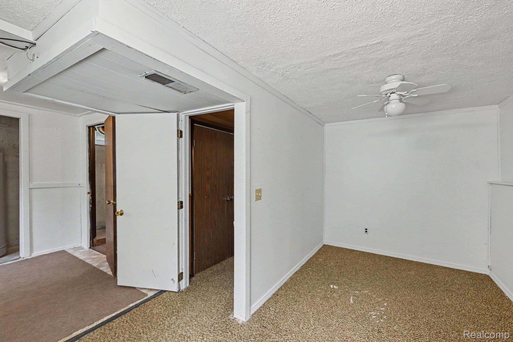 6095 Tipsico Lake Road Property Photo 11