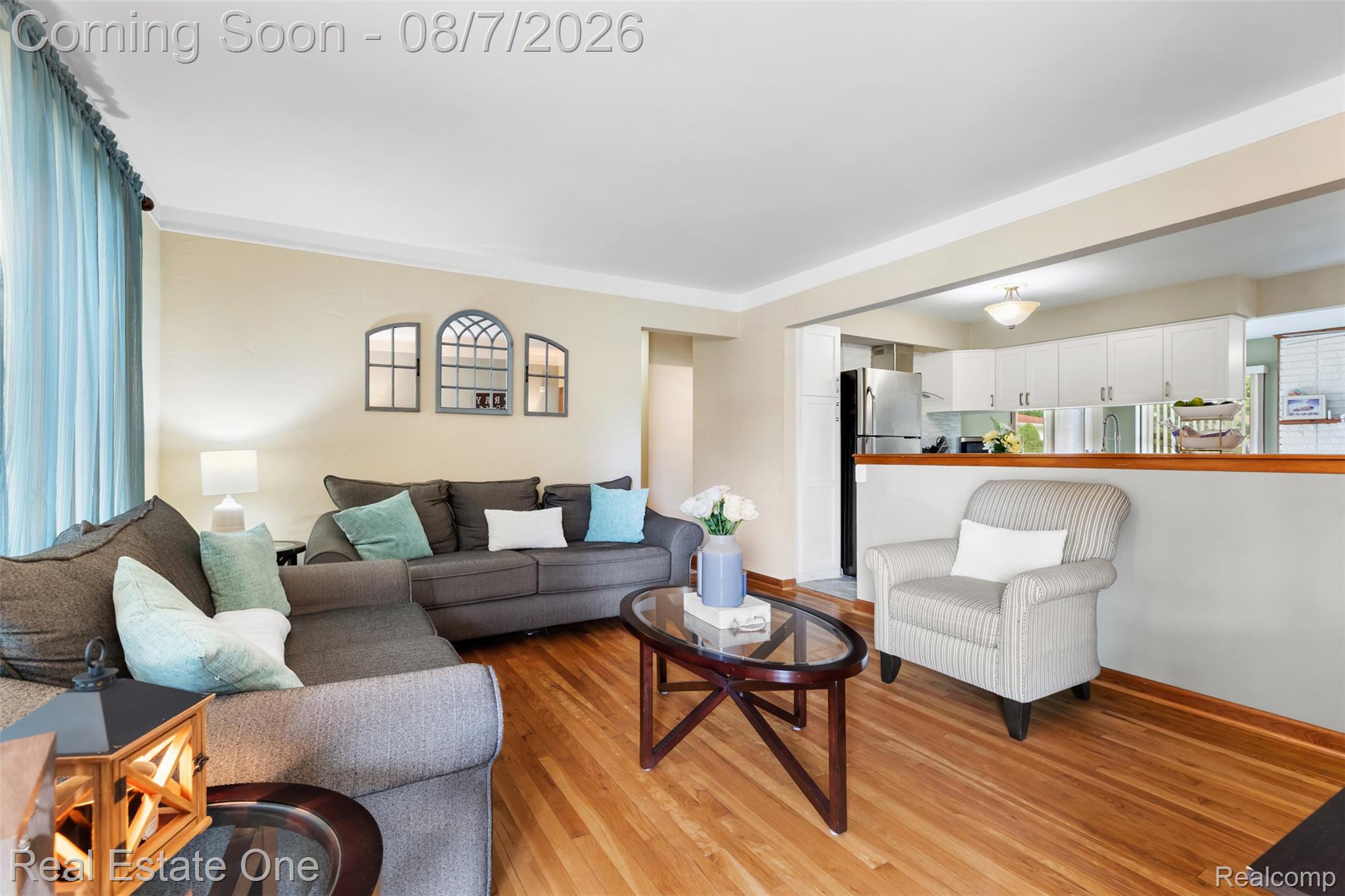 24665 Oriole Street Property Photo 2