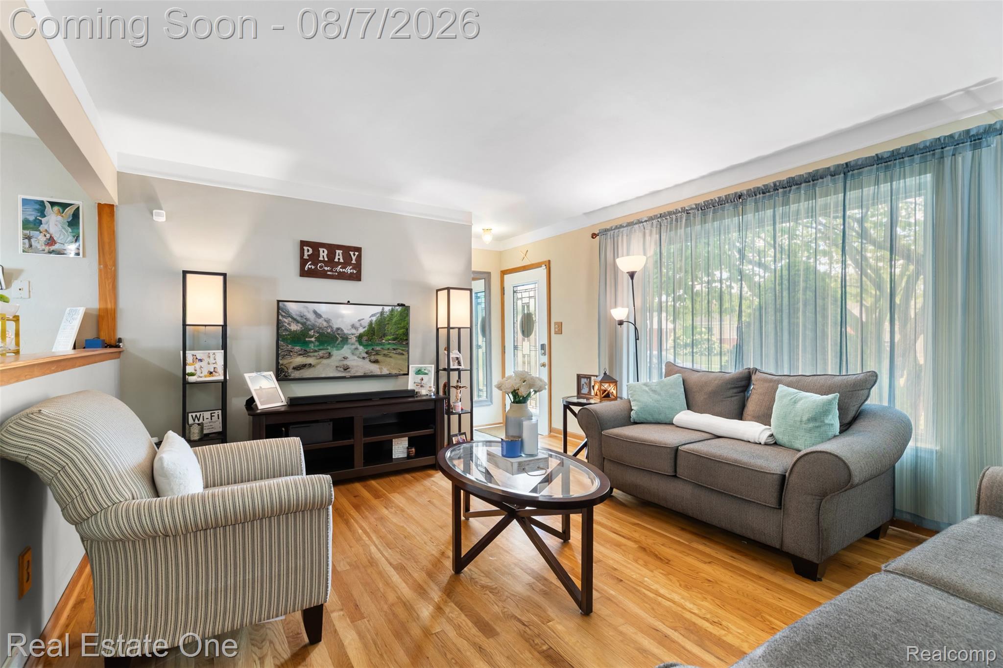 24665 Oriole Street Property Photo 4