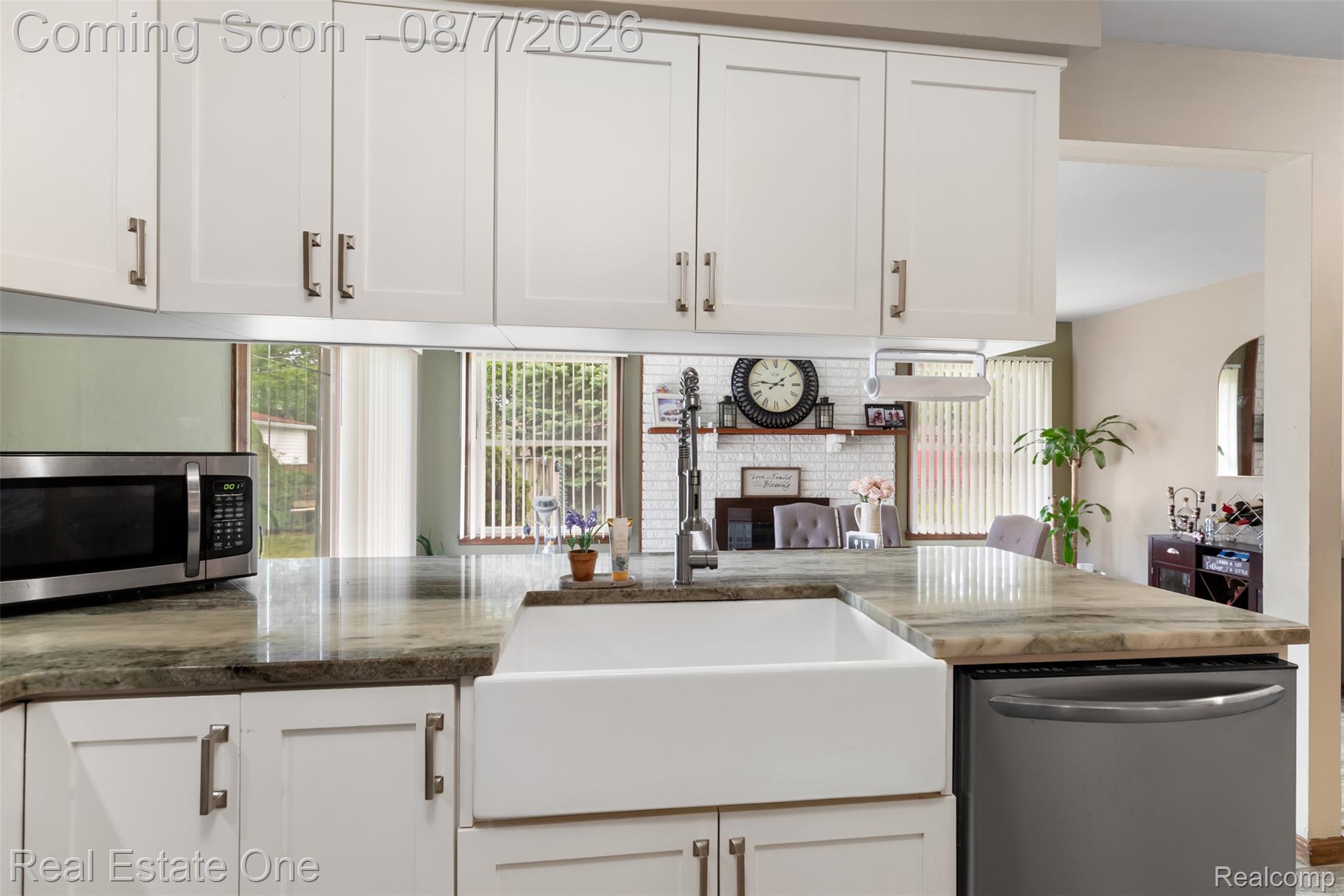 24665 Oriole Street Property Photo 7