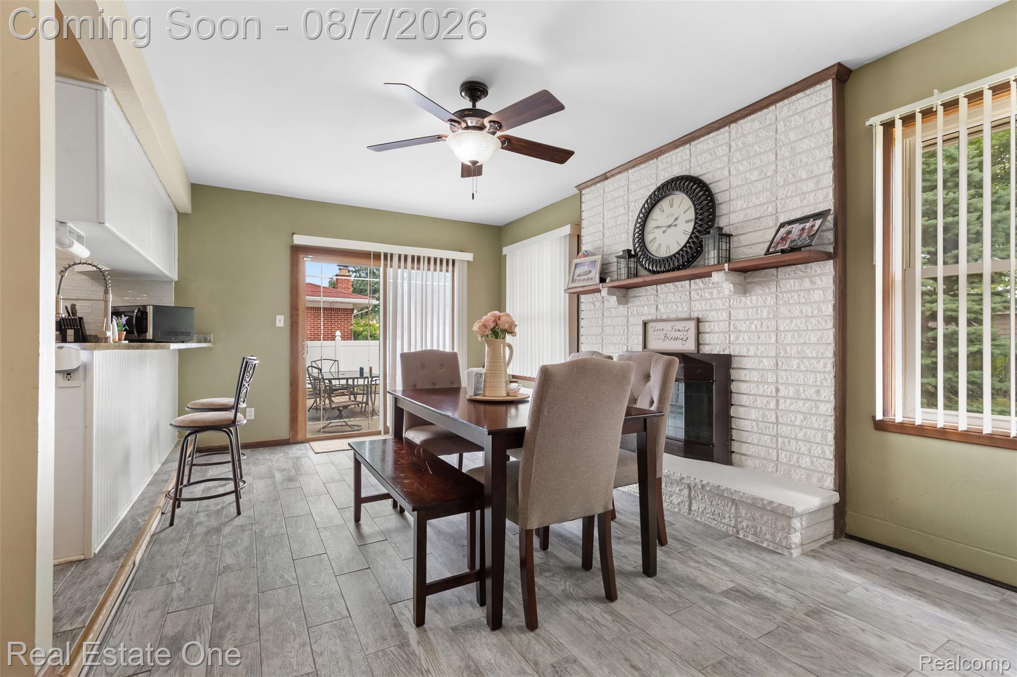 24665 Oriole Street Property Photo 8