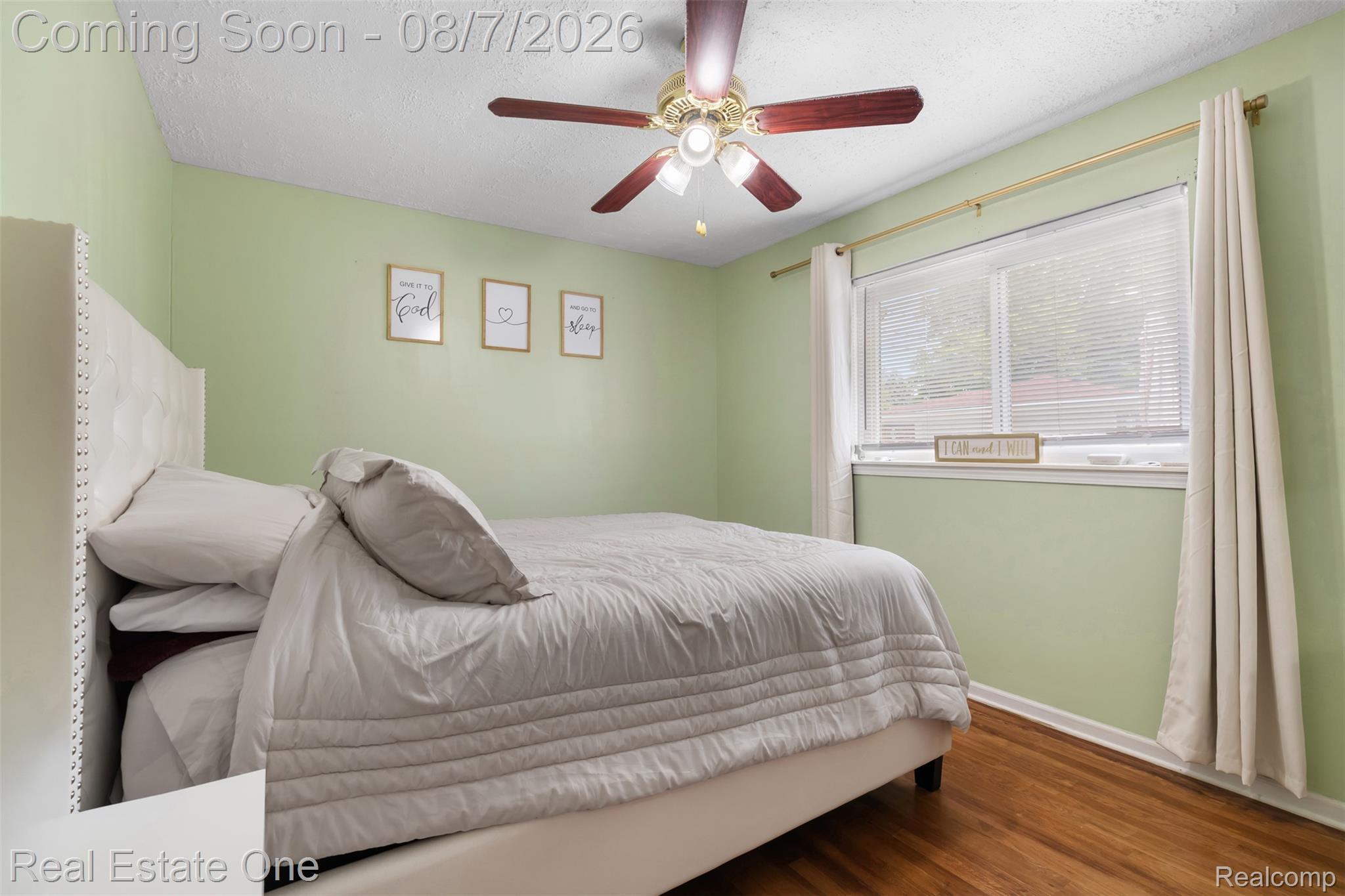 24665 Oriole Street Property Photo 12