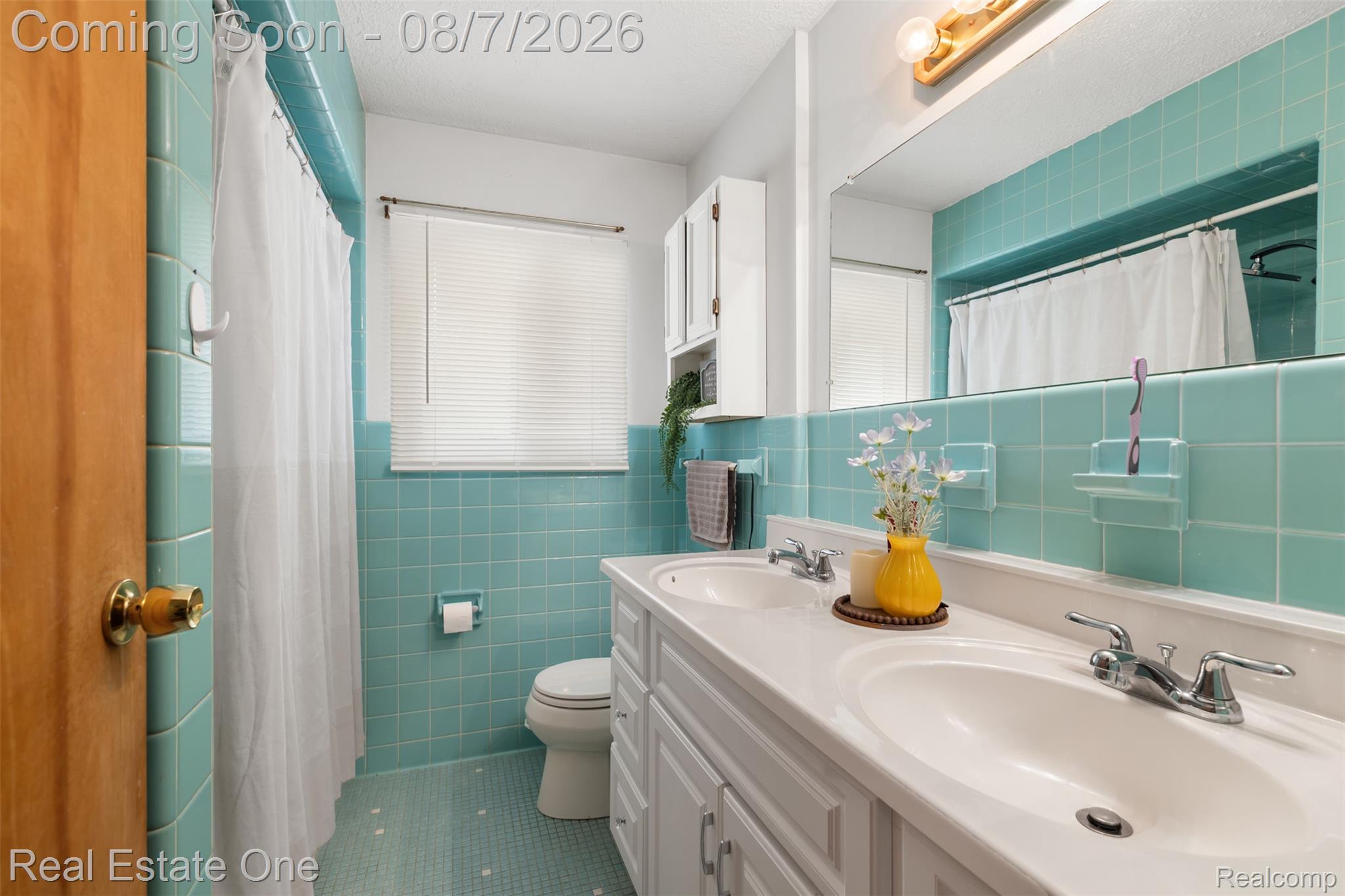24665 Oriole Street Property Photo 14