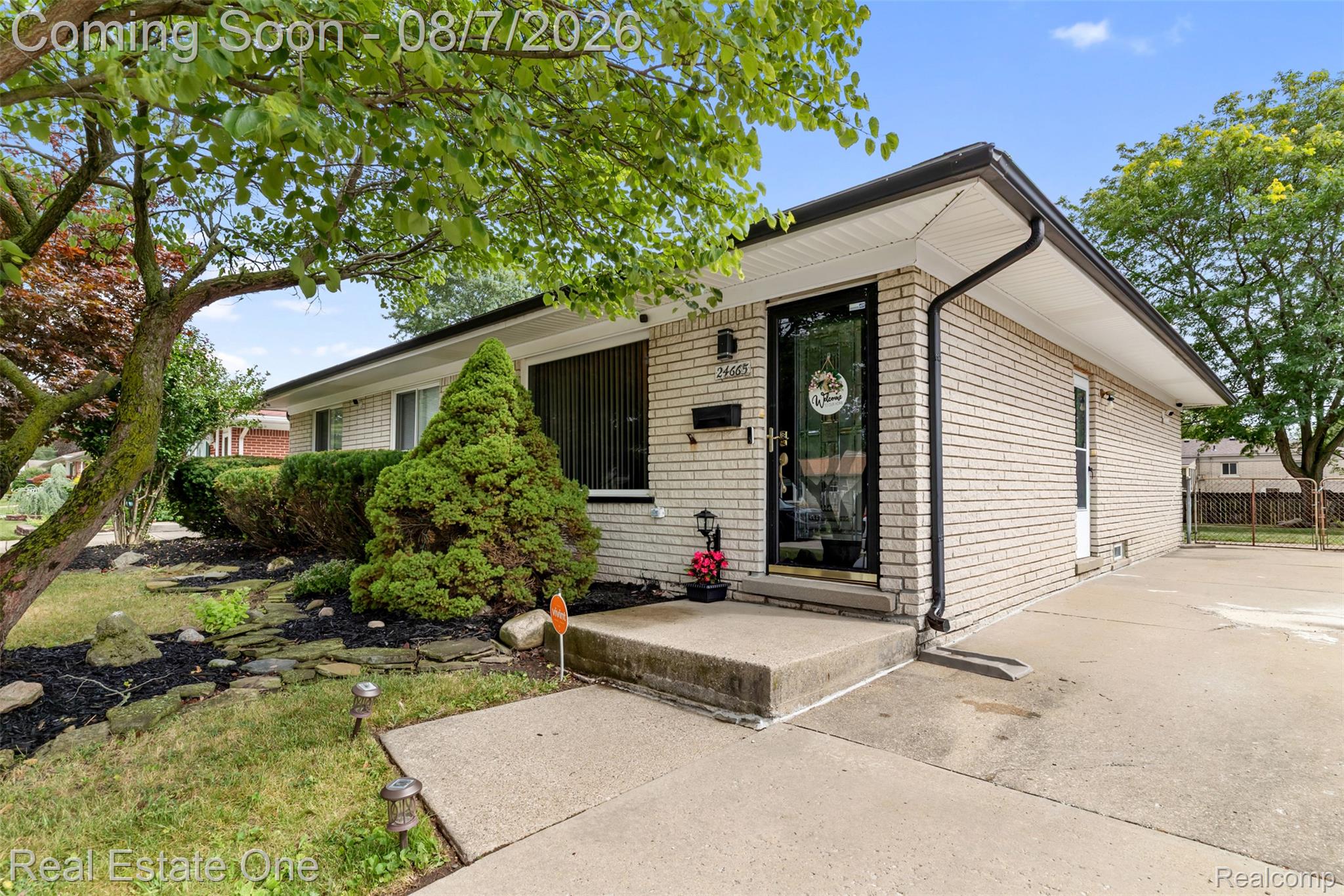 24665 Oriole Street Property Photo 21