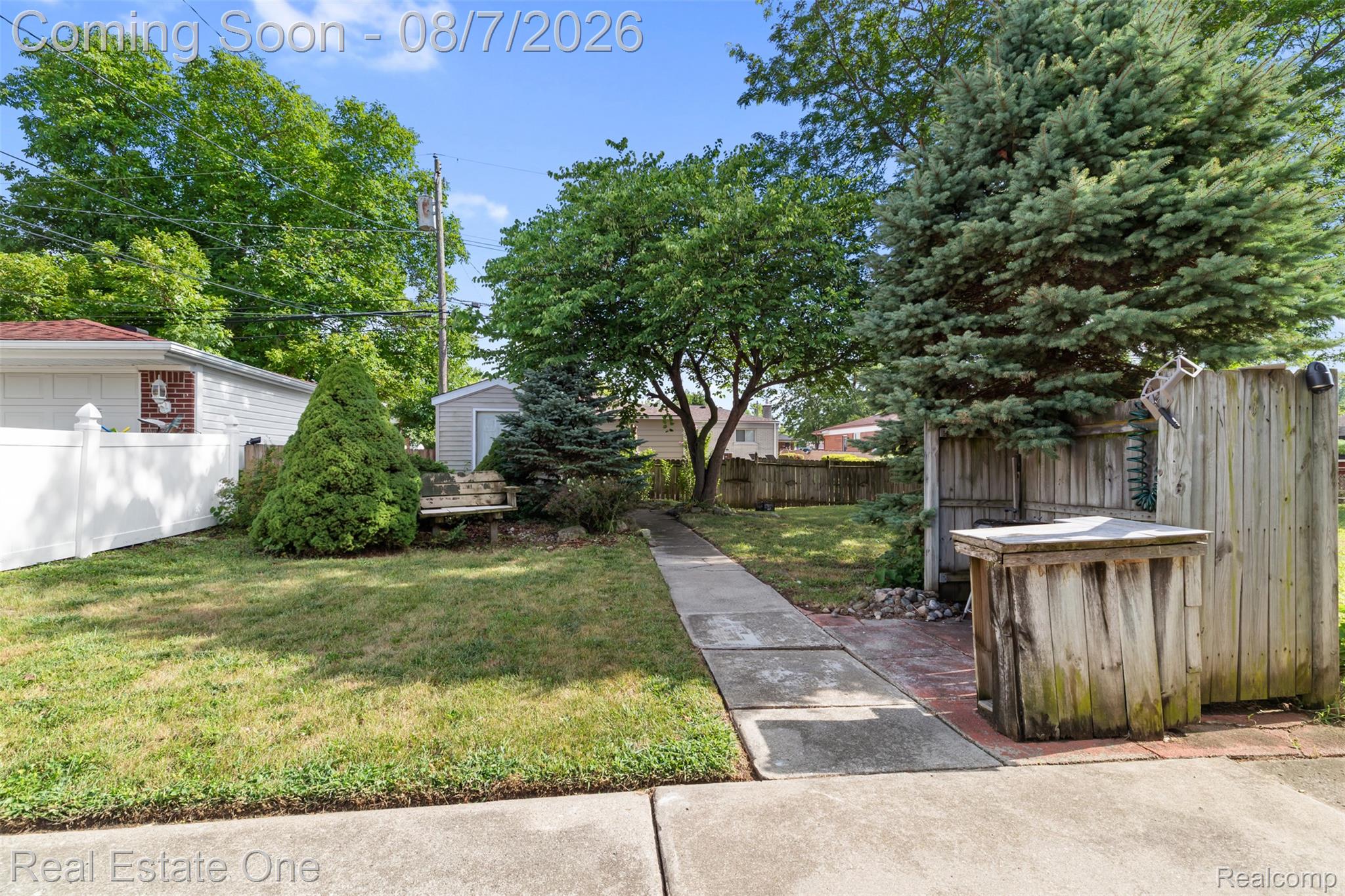 24665 Oriole Street Property Photo 24