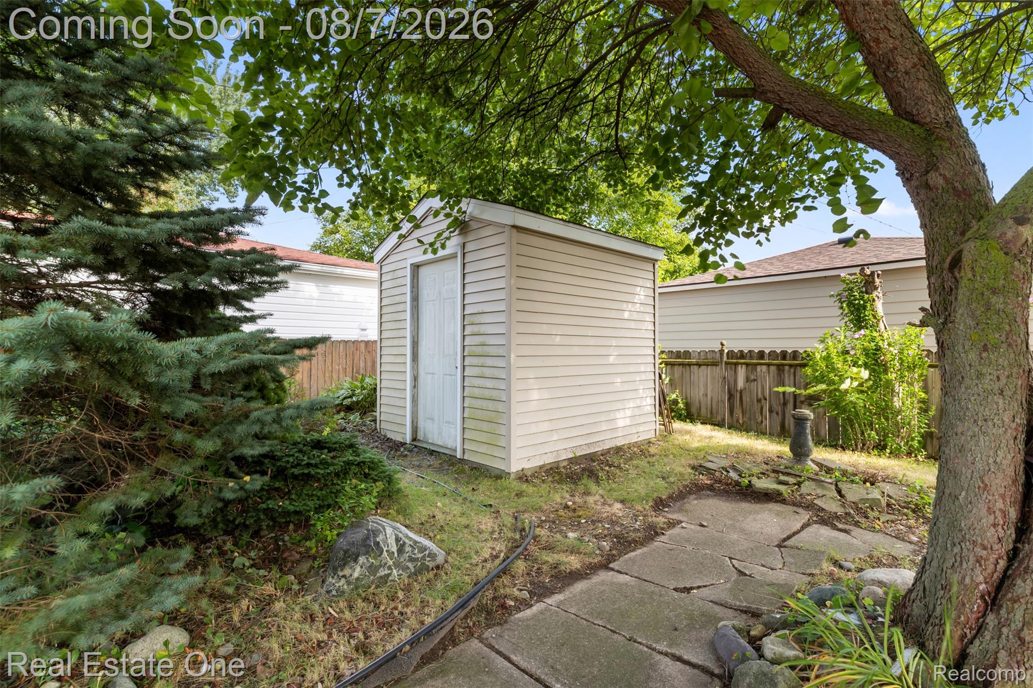 24665 Oriole Street Property Photo 25