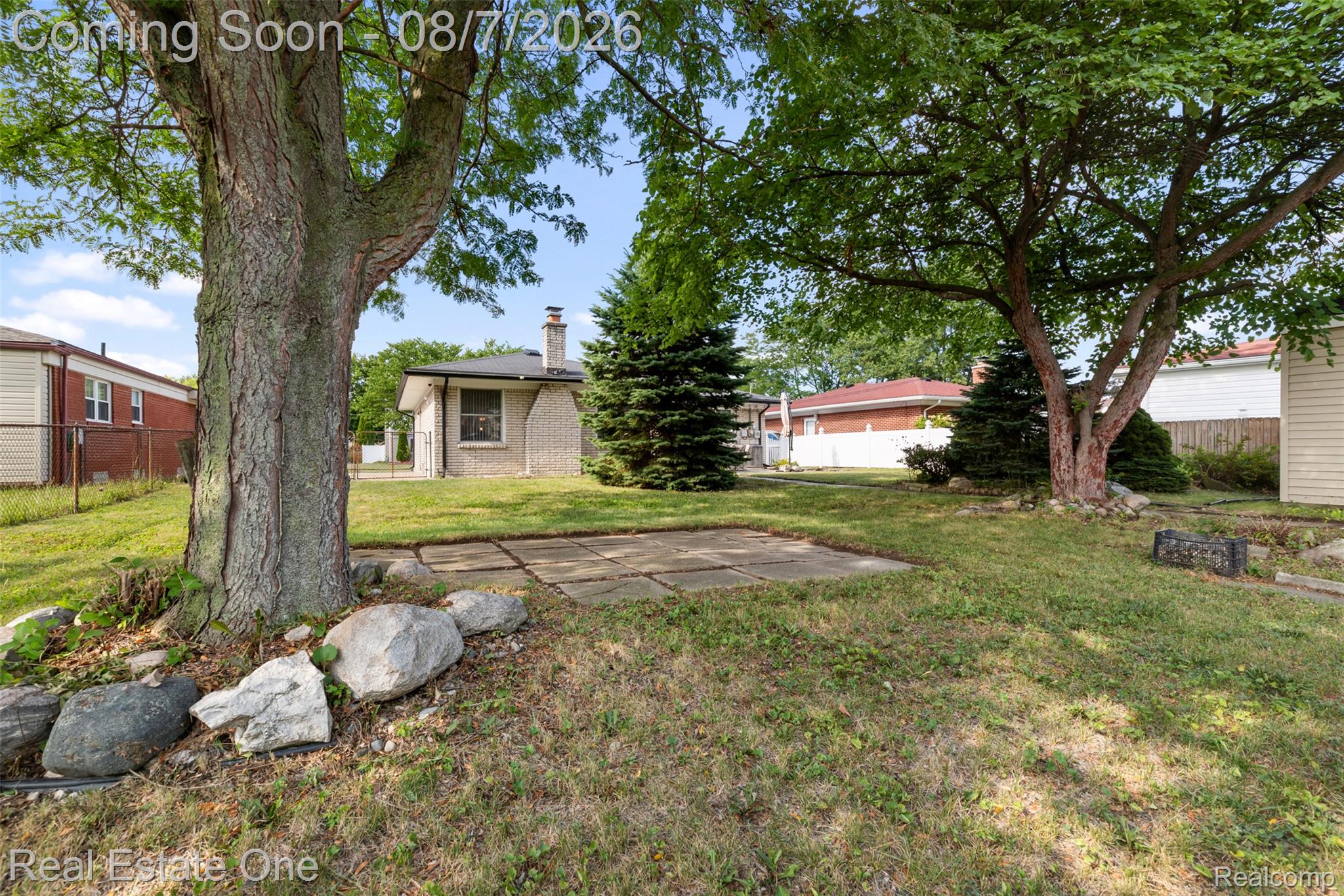 24665 Oriole Street Property Photo 26