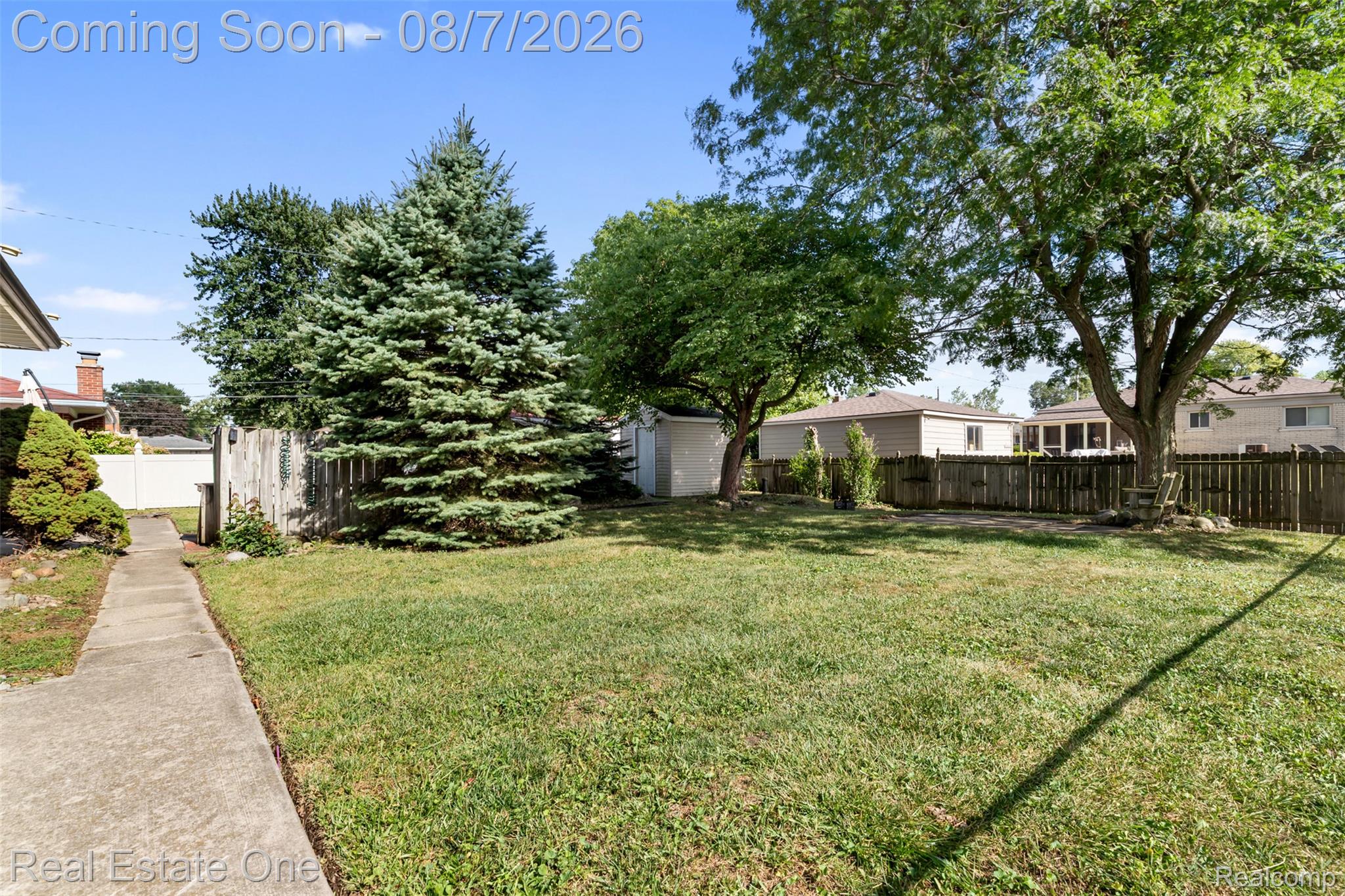 24665 Oriole Street Property Photo 27