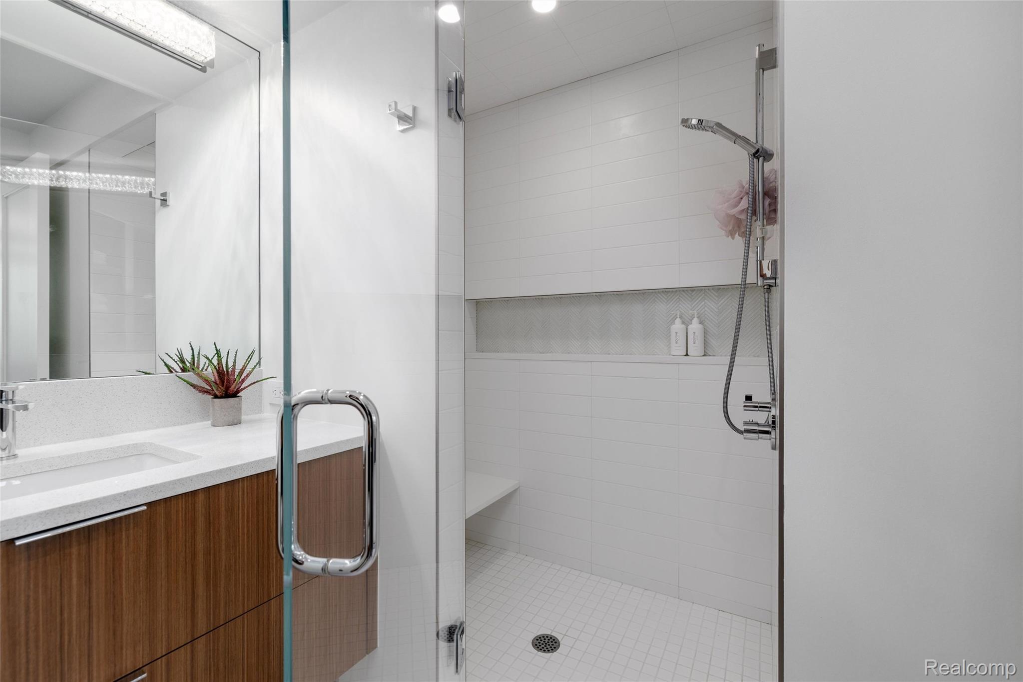 2700 Squirrel Road Property Photo 43