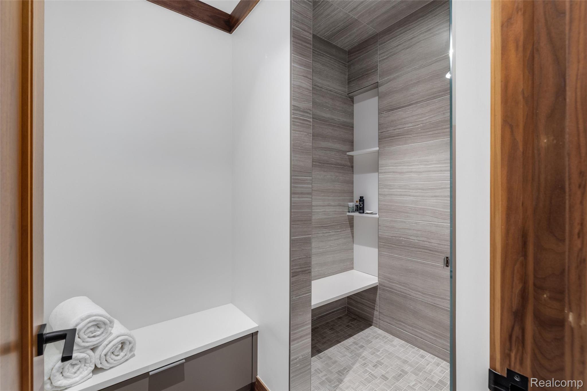 2700 Squirrel Road Property Photo 57