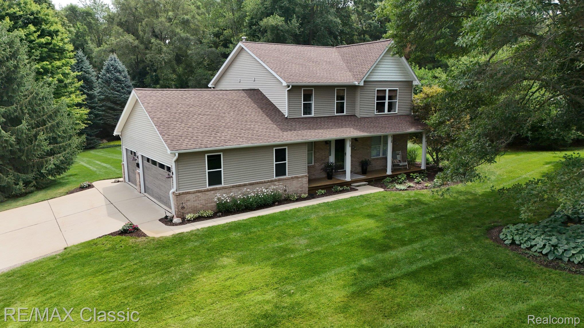 8655 Pettysville Road Property Photo 1