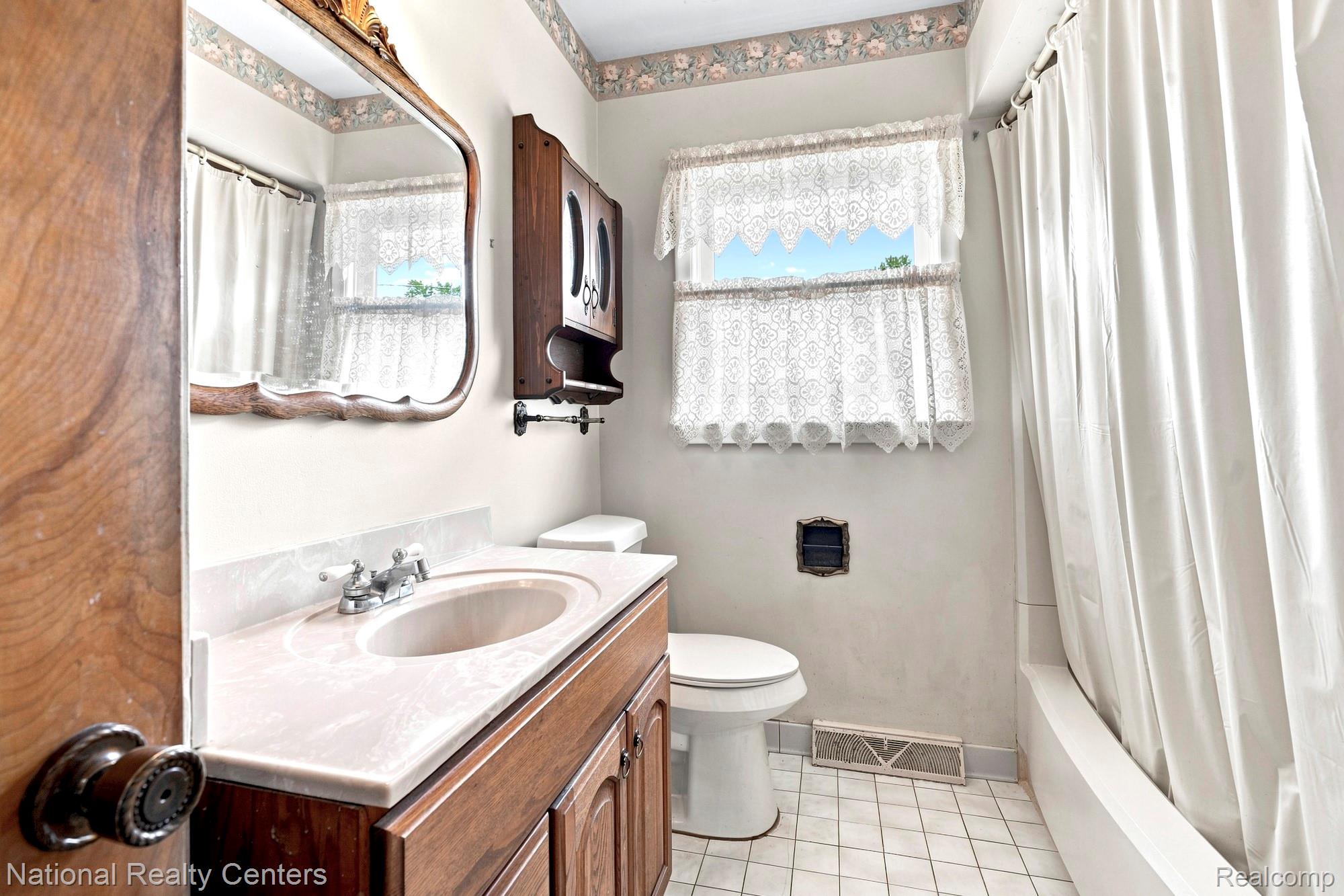 6679 Old Haggerty Road Property Photo 7
