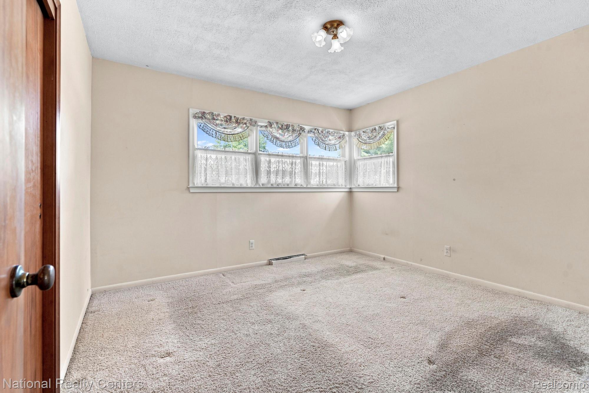 6679 Old Haggerty Road Property Photo 8