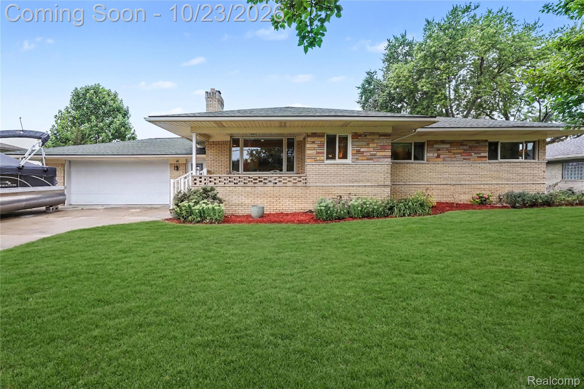 98 Edgelake Drive Property Photo 1