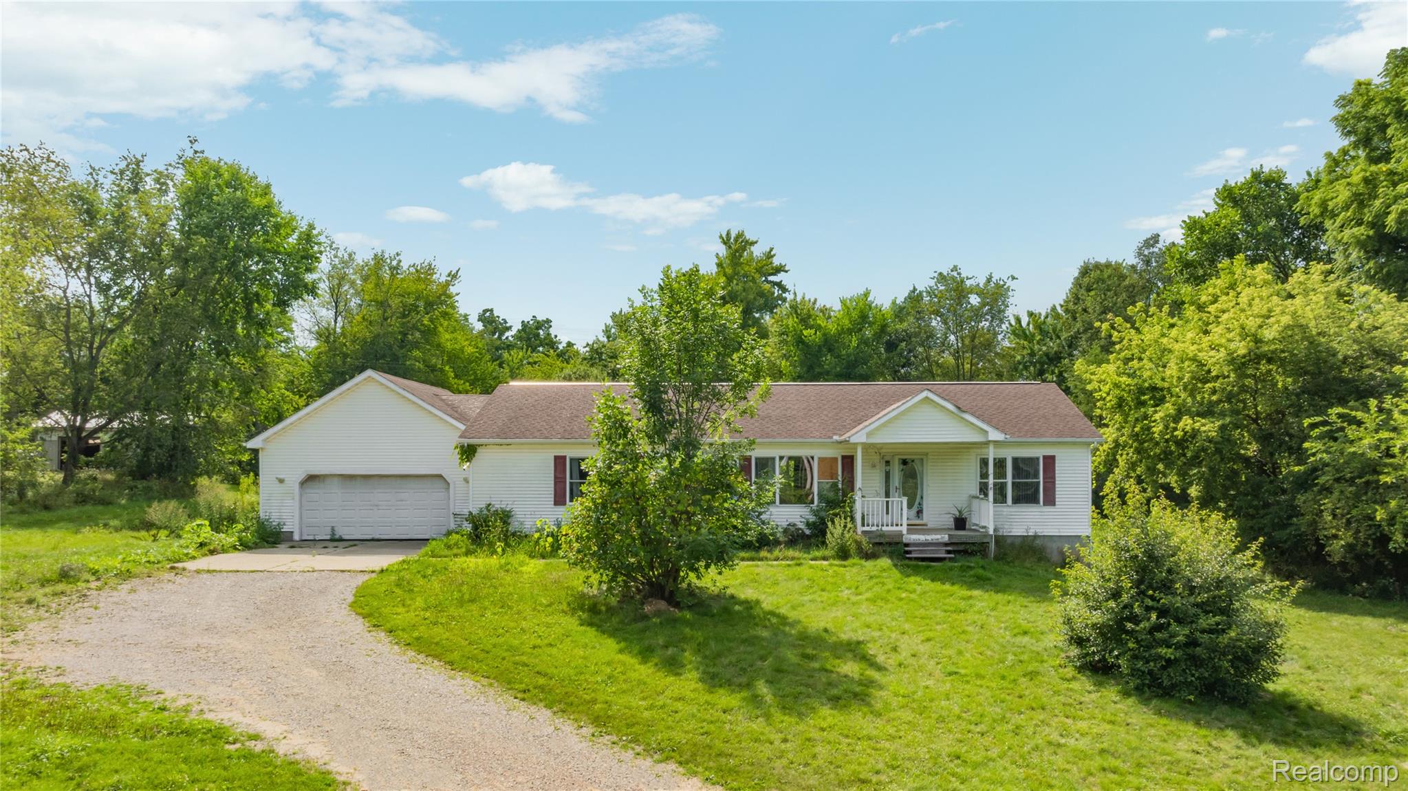13872 Sheridan Road Property Photo 1