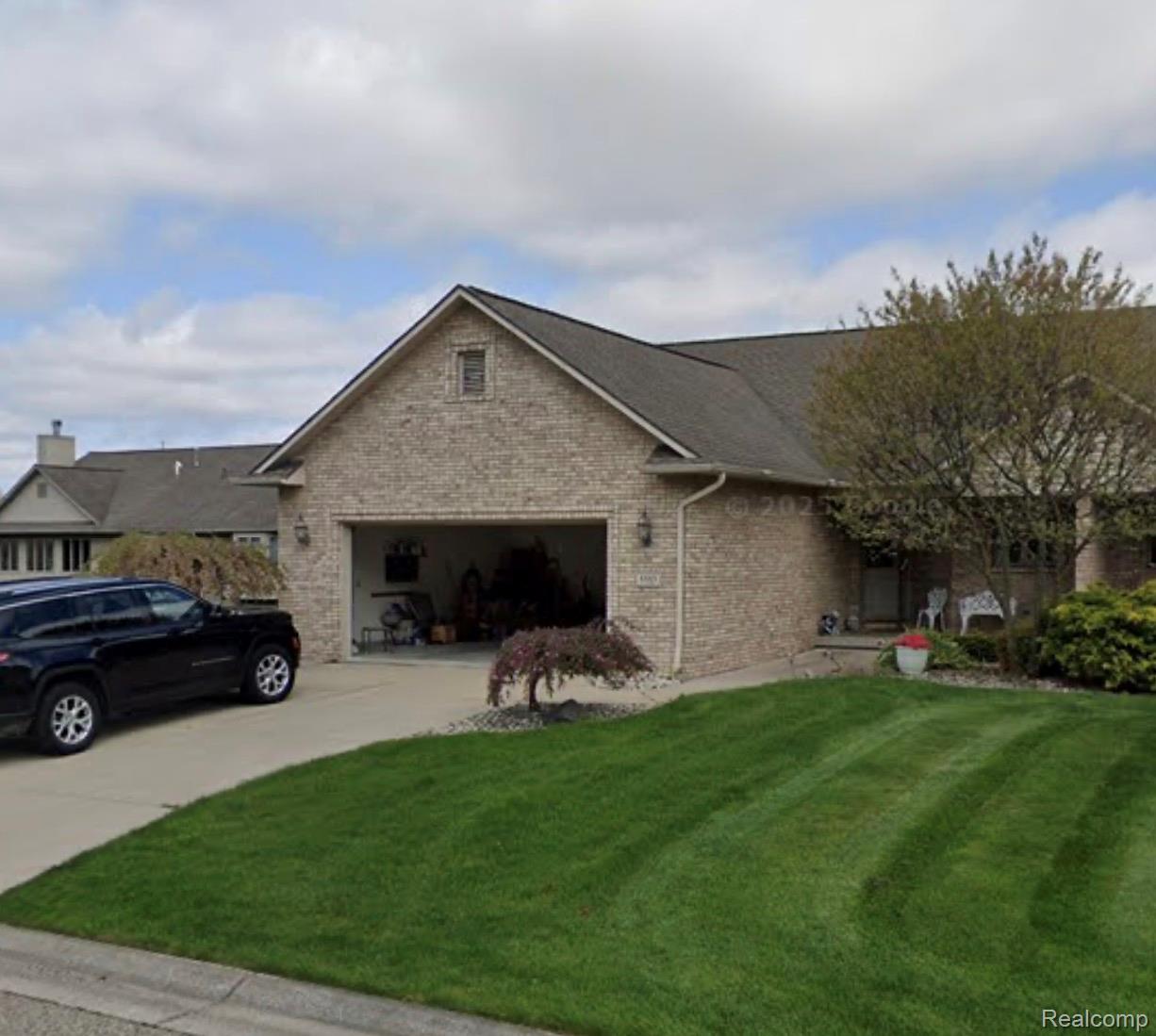 5353 Wyndemere Common Square Property Photo 1