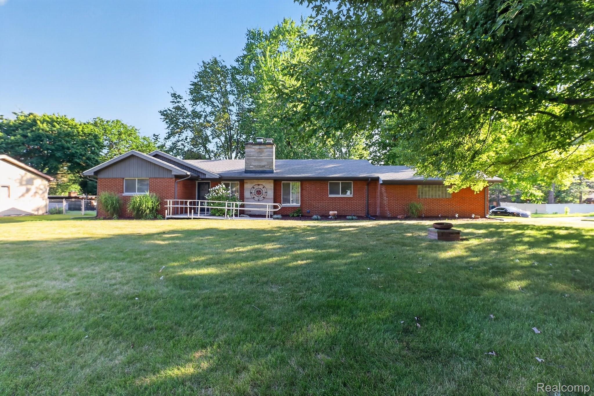 1140 Wilson Avenue Property Photo 1