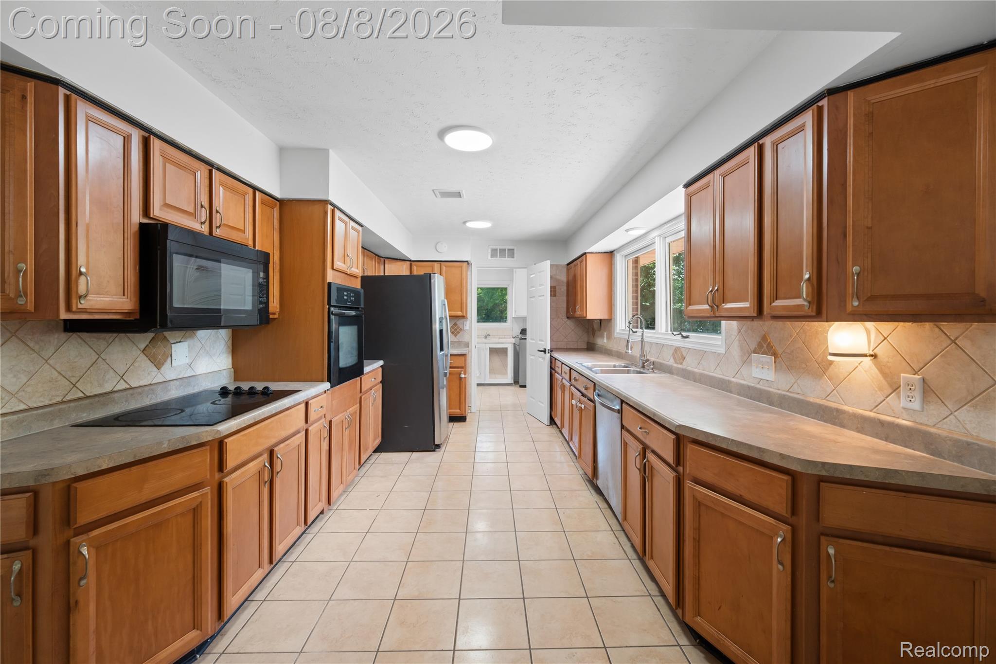208 N Washington Street Property Photo 8
