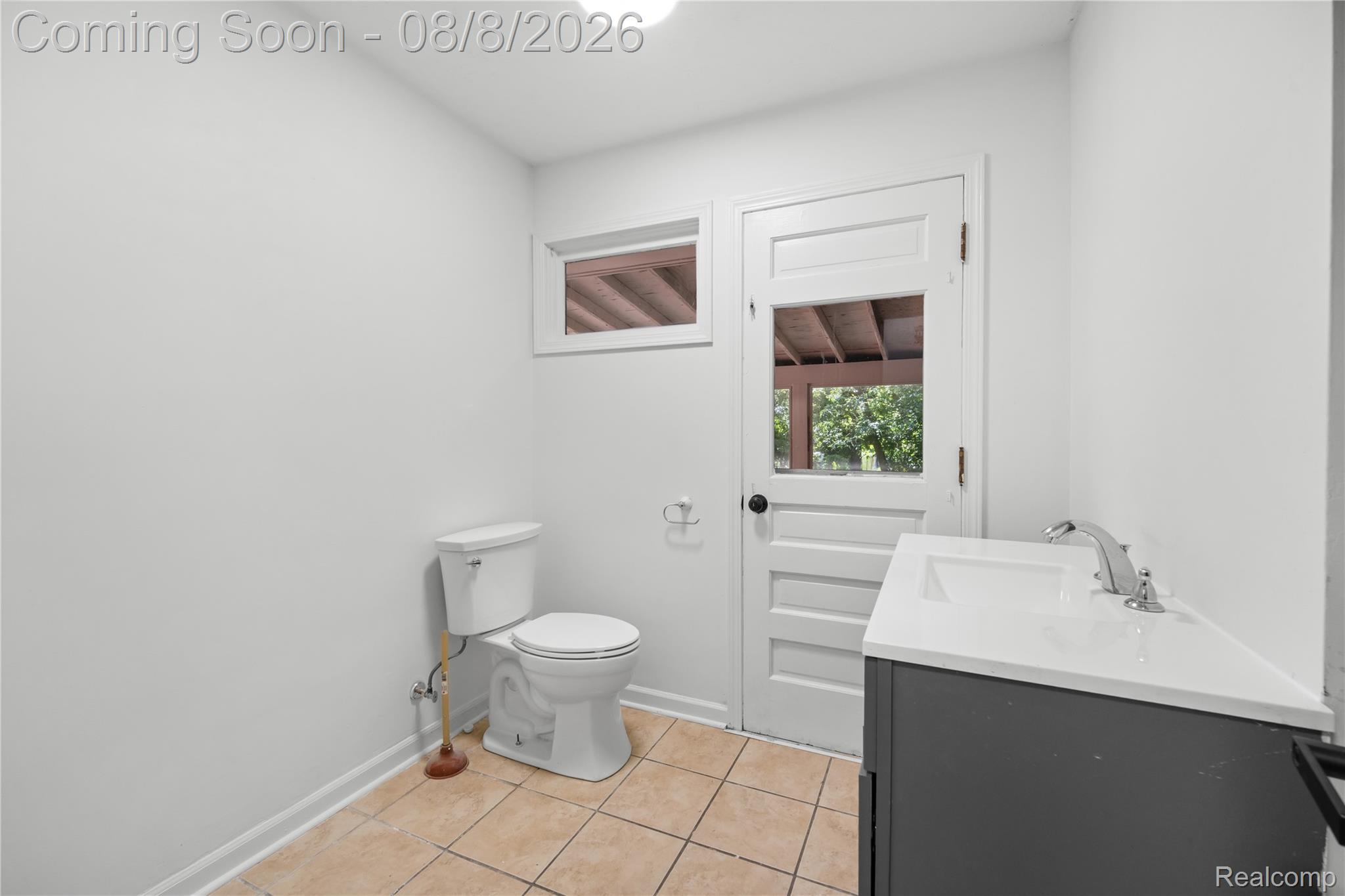 208 N Washington Street Property Photo 9