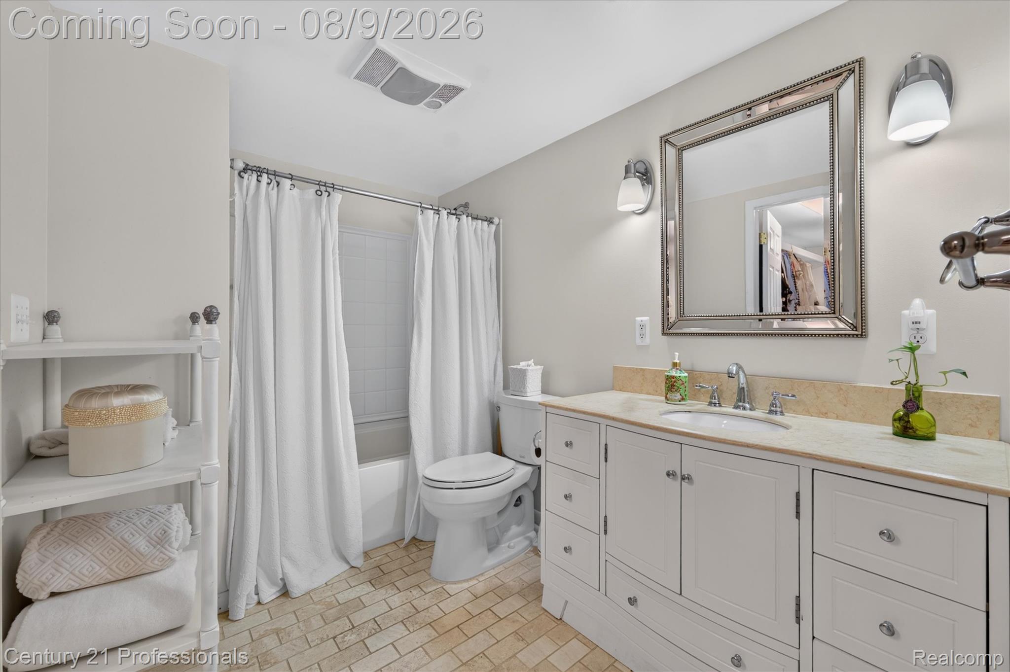 3425 Mcclure Drive Property Photo 18