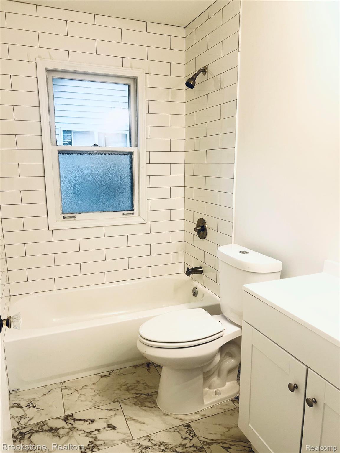 7074 Orchard Avenue Property Photo 9
