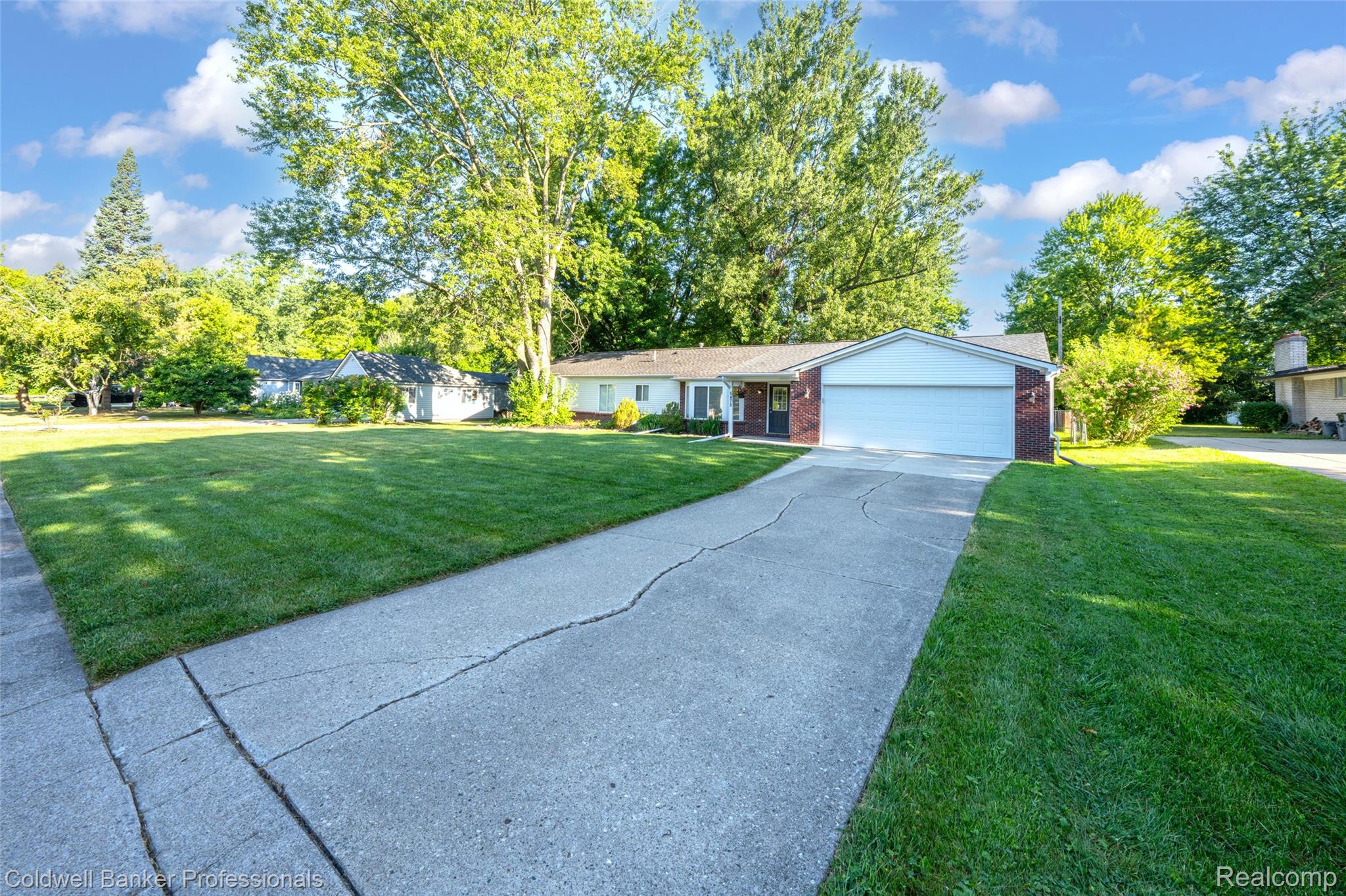 5475 Botsford Avenue Property Photo 4