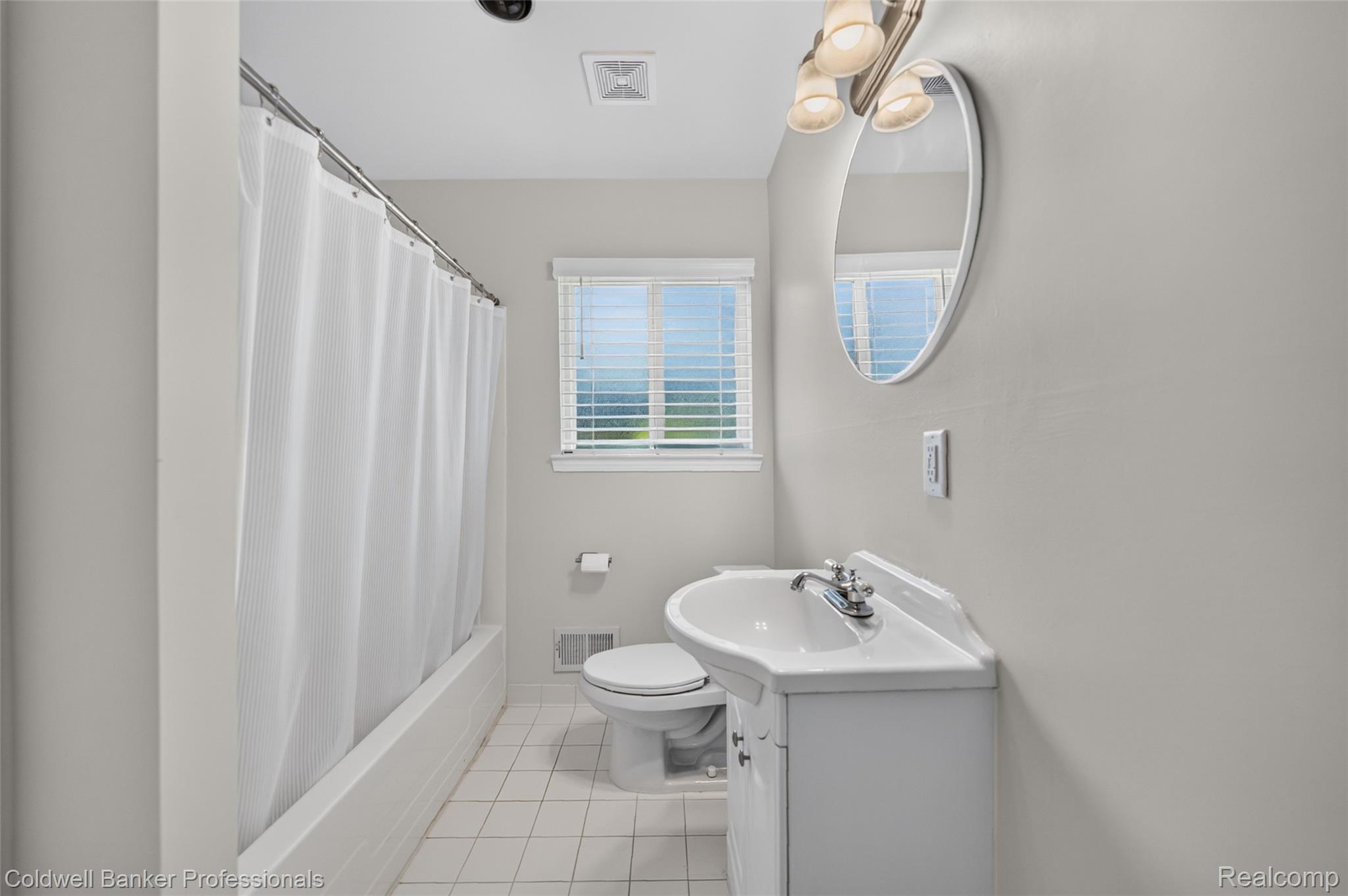 5475 Botsford Avenue Property Photo 15