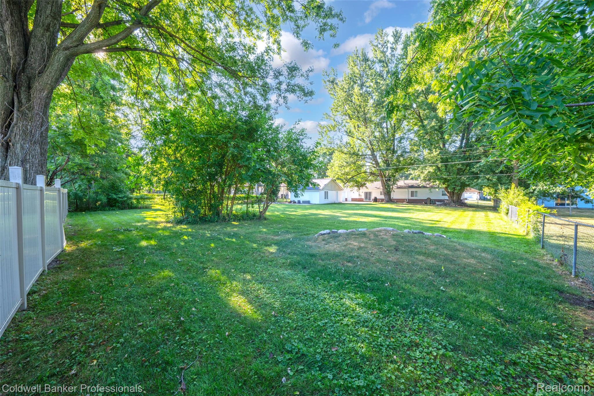 5475 Botsford Avenue Property Photo 39