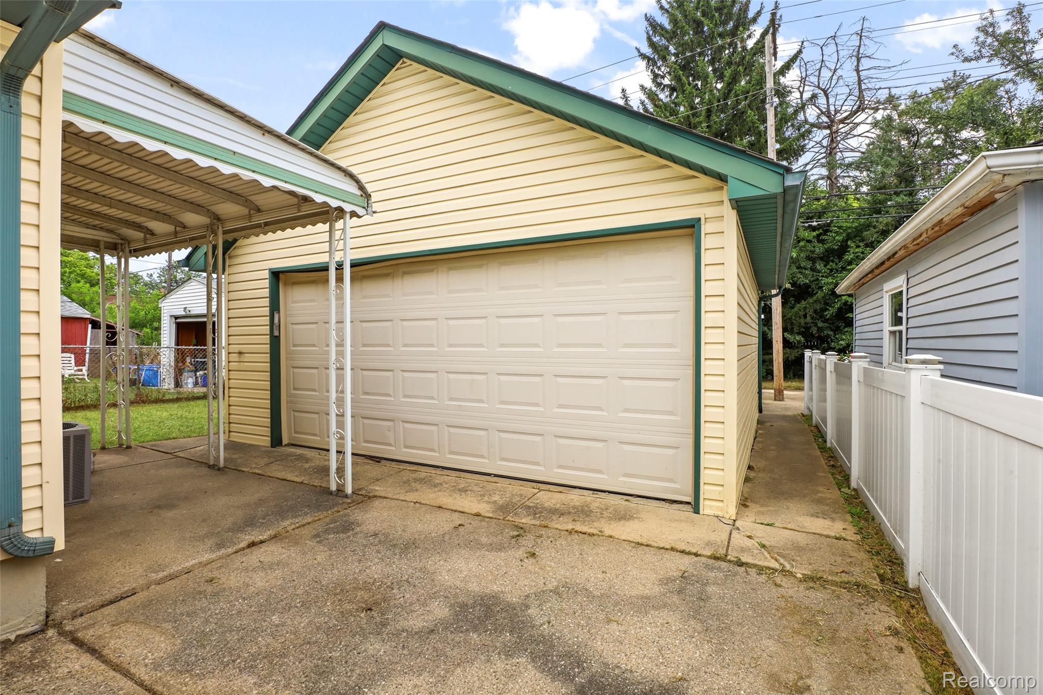22116 Wick Road Property Photo 6