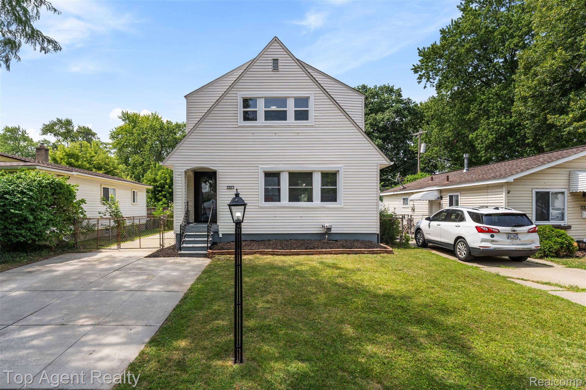 3323 Kenwood Street Property Photo 1