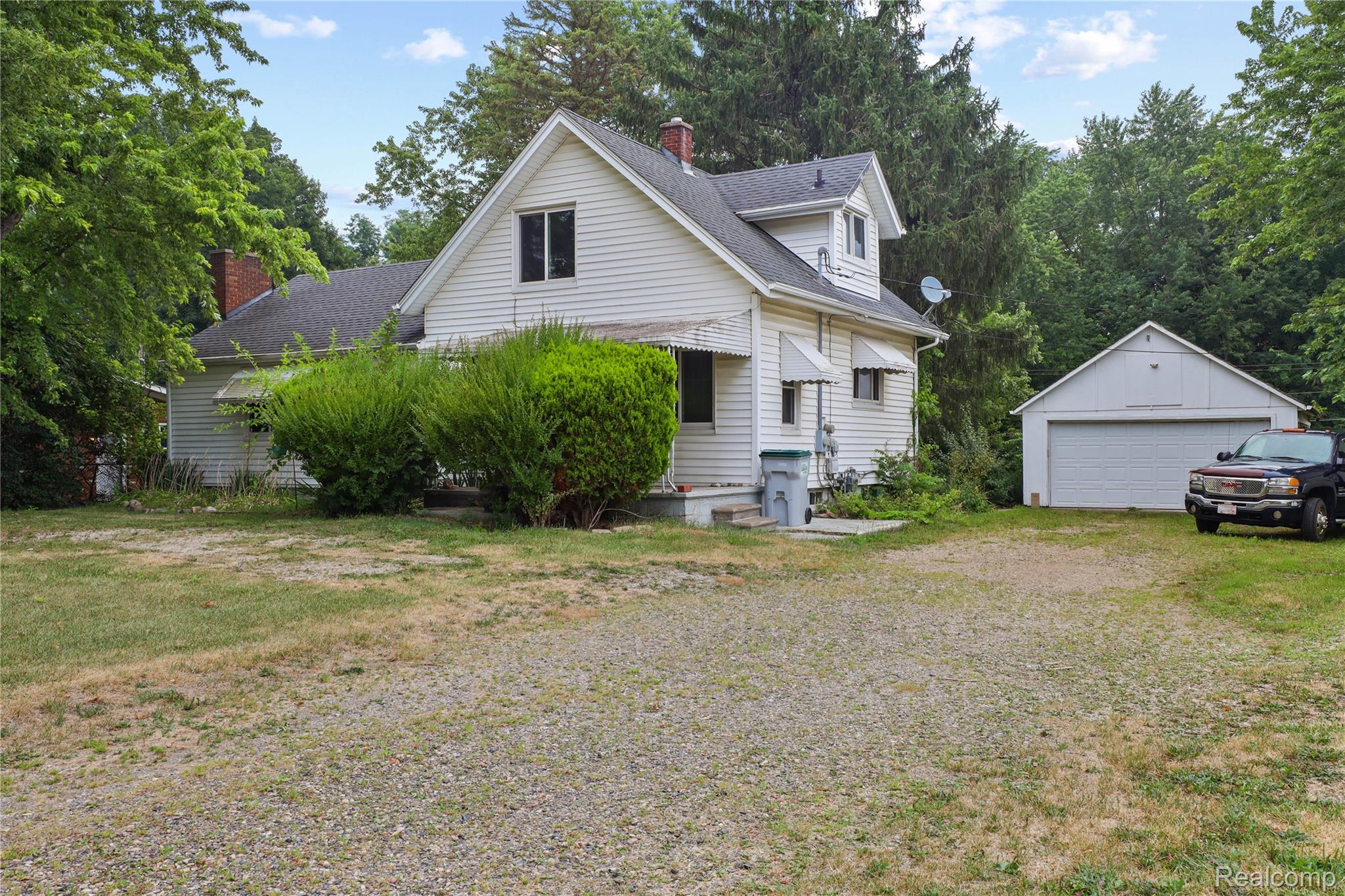 10835 Fieldcrest Drive Property Photo 1