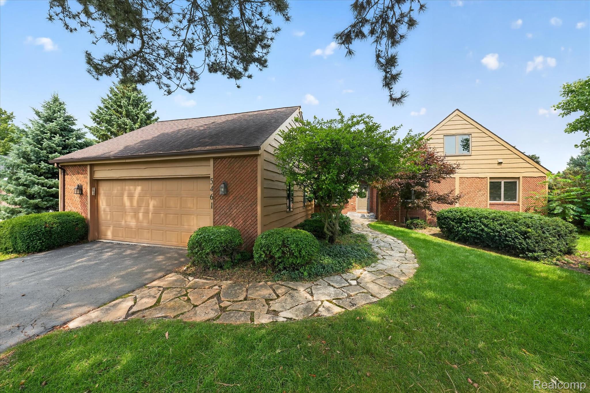 5461 Countryside Drive Property Photo 2