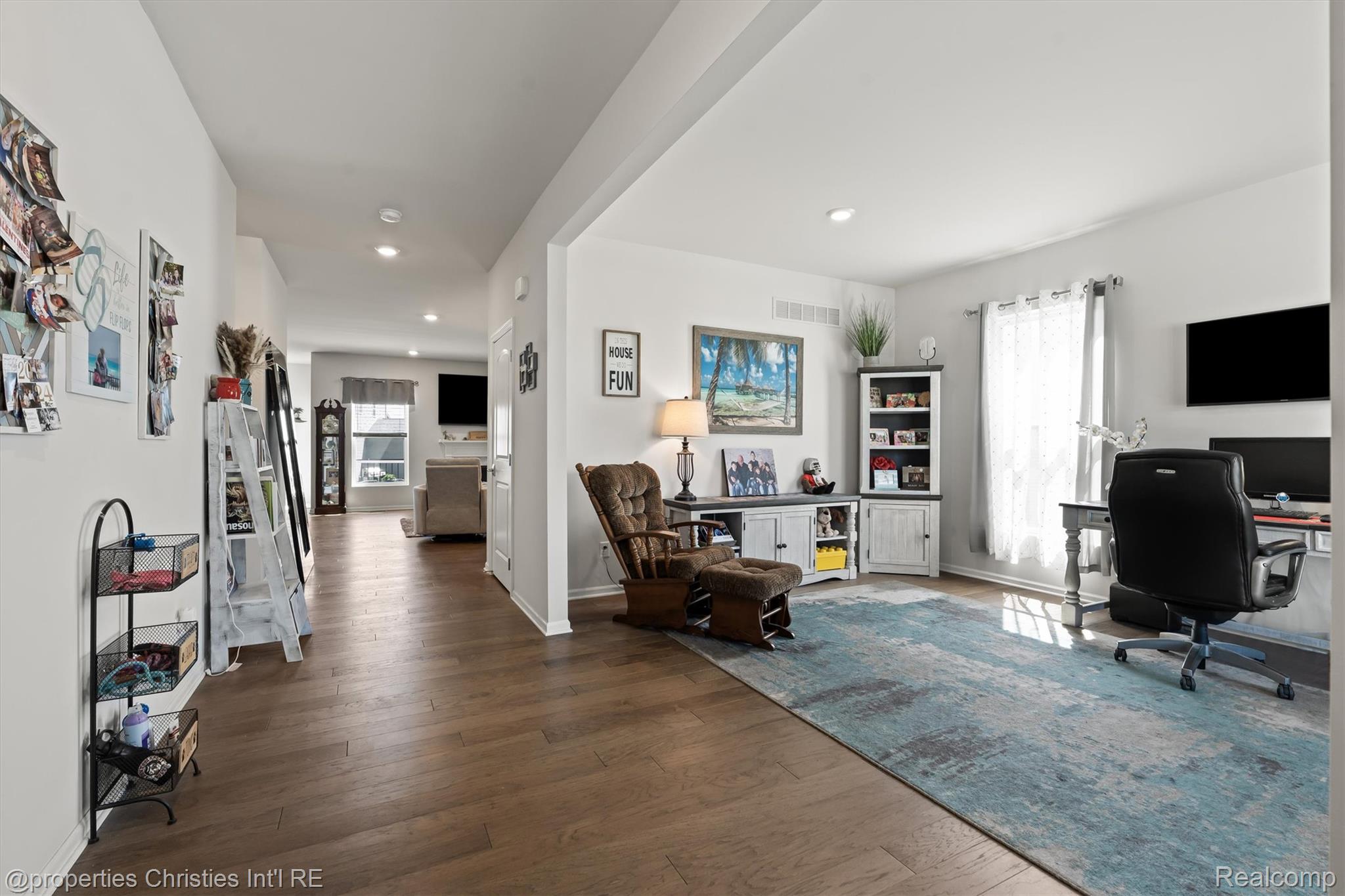 2721 Maize Loop Property Photo 6