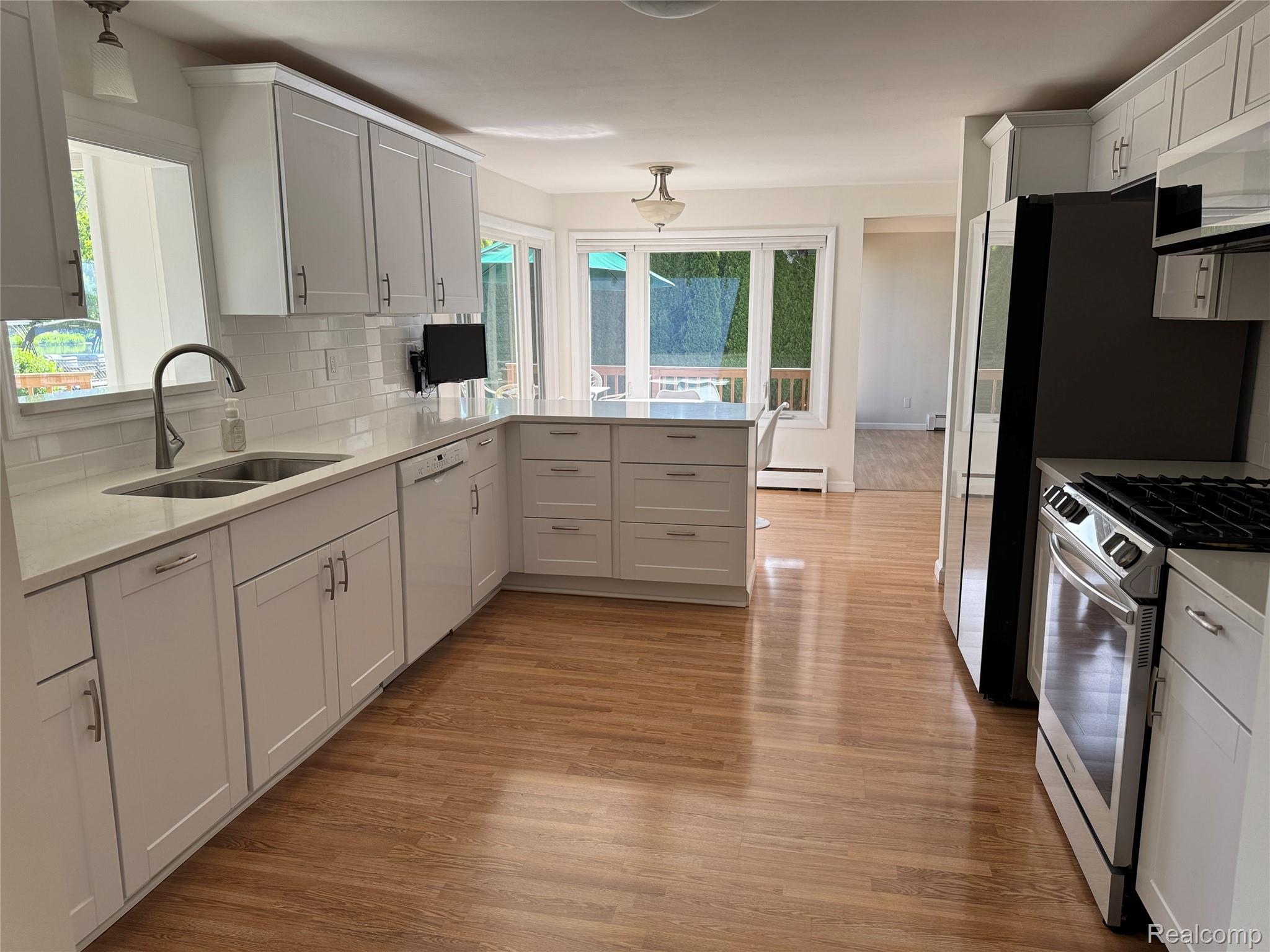 3138 Ponemah Drive Property Photo 4