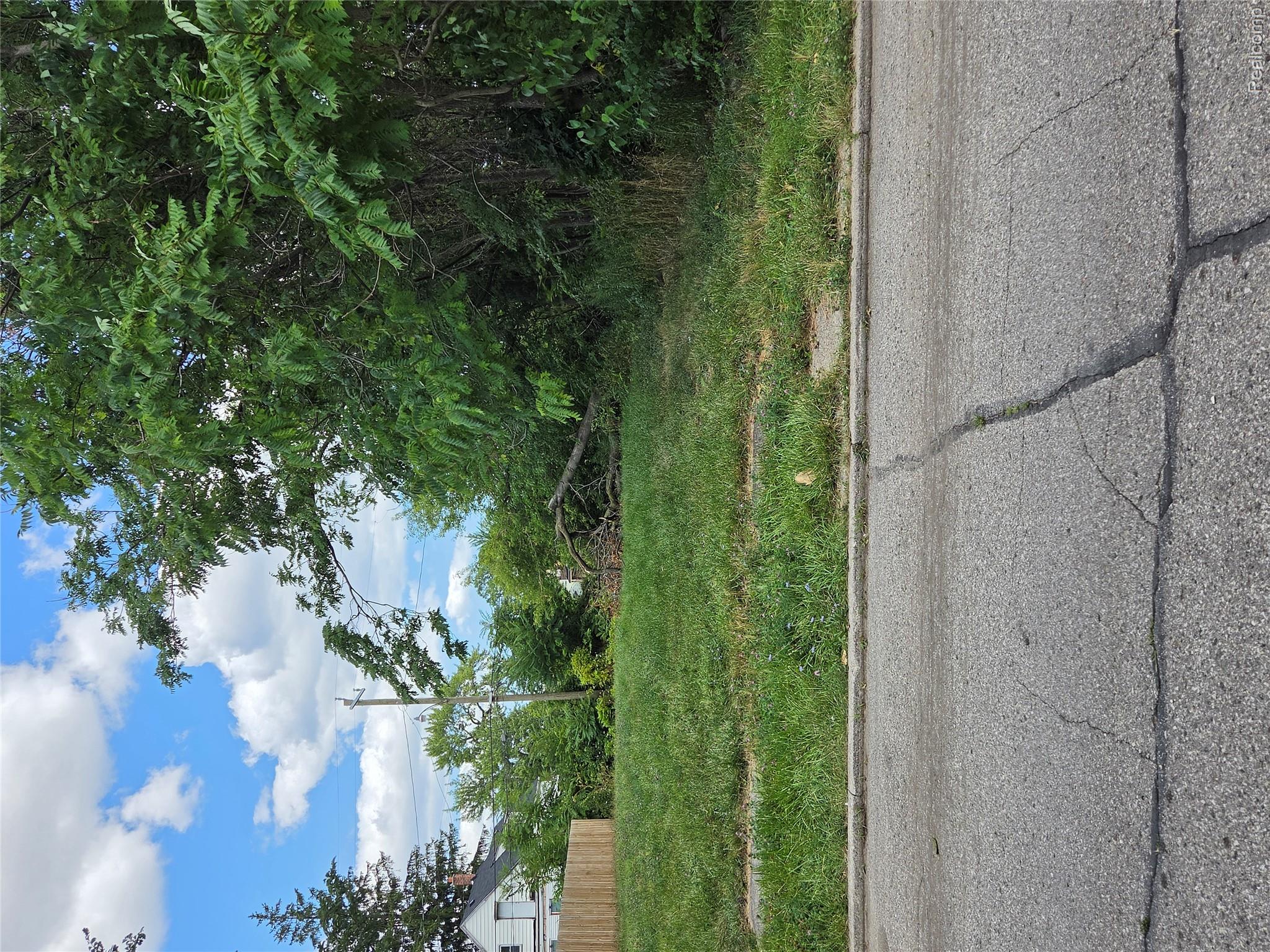 2534 Beals Street Property Photo 2