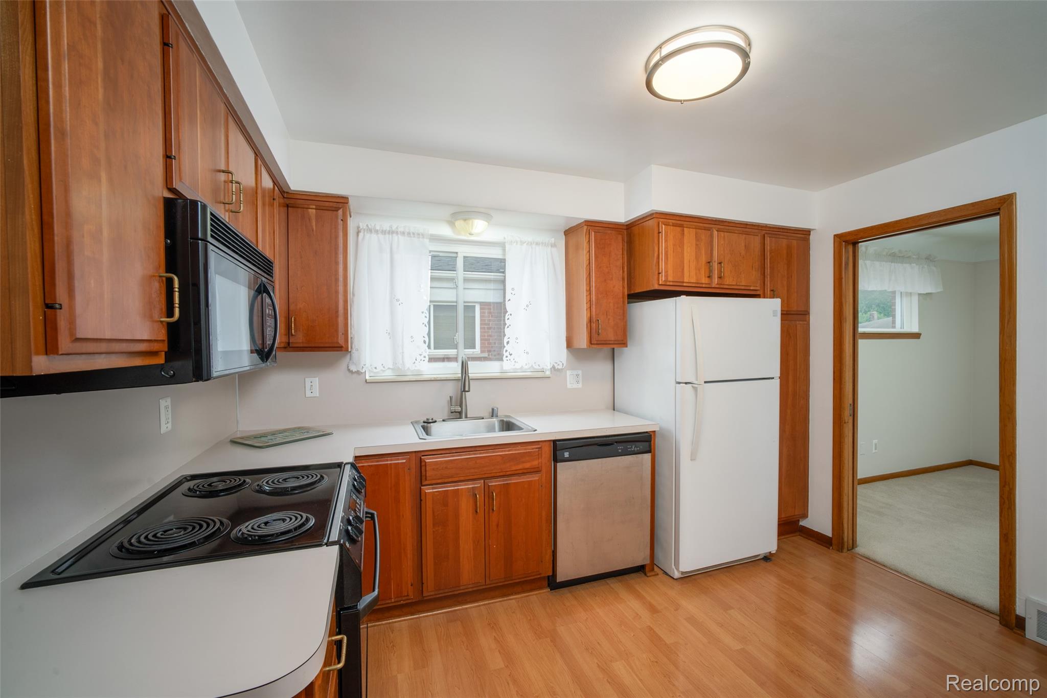 29505 Milton Avenue Property Photo 9