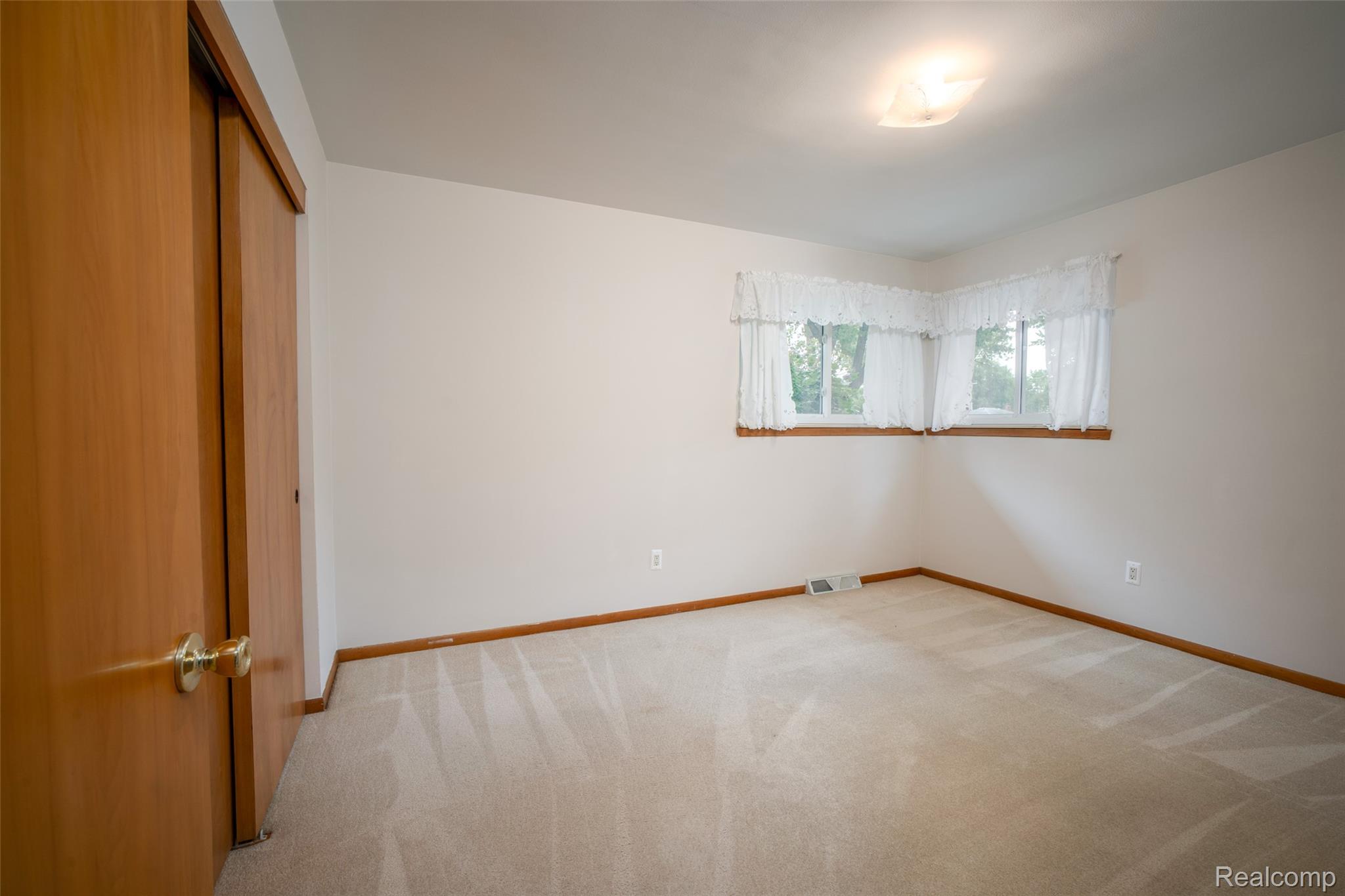 29505 Milton Avenue Property Photo 15