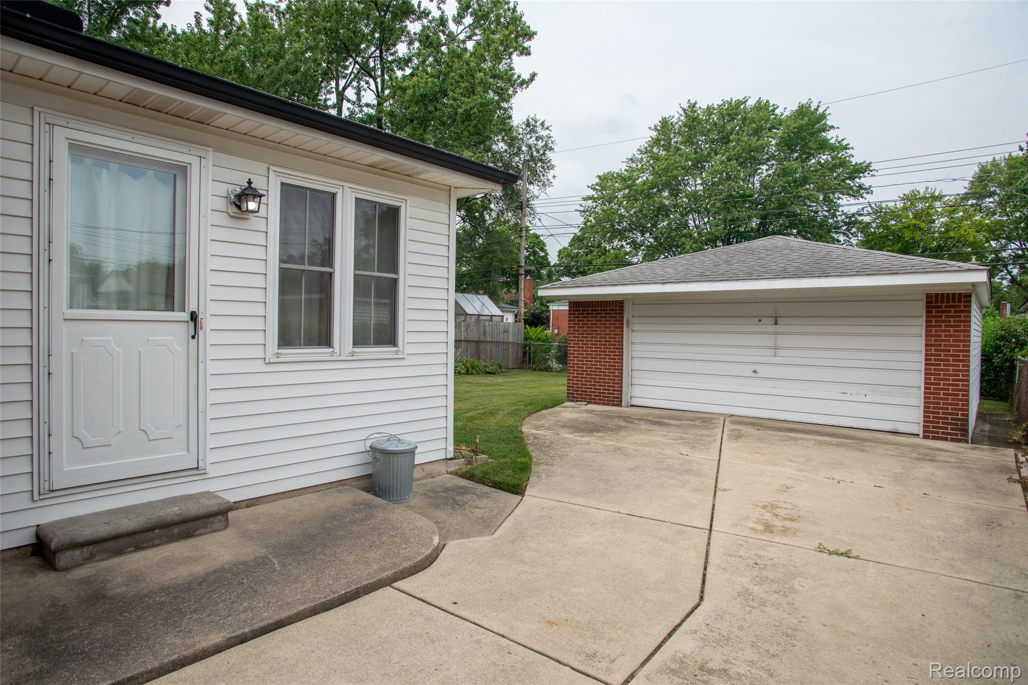 29505 Milton Avenue Property Photo 27