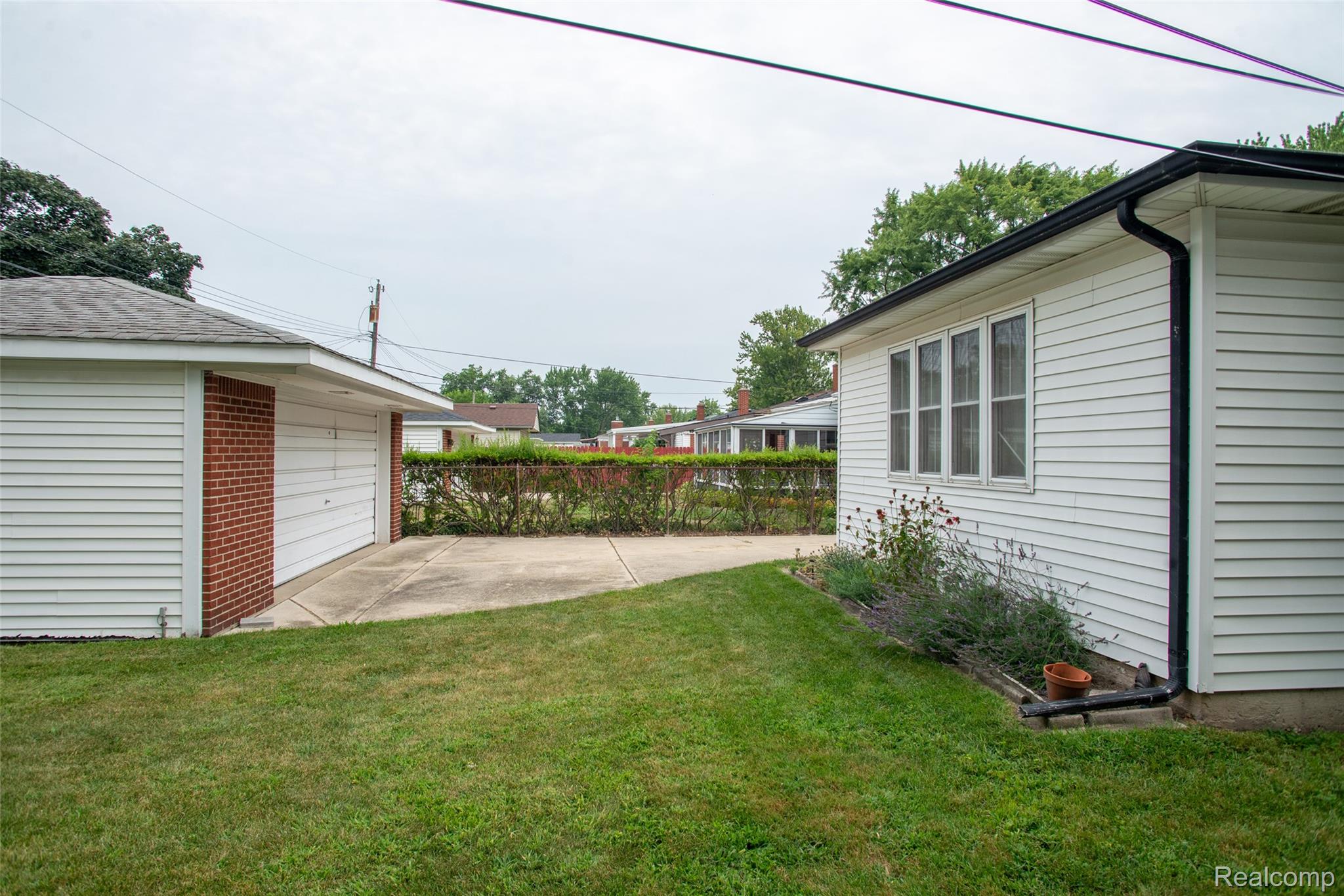 29505 Milton Avenue Property Photo 28