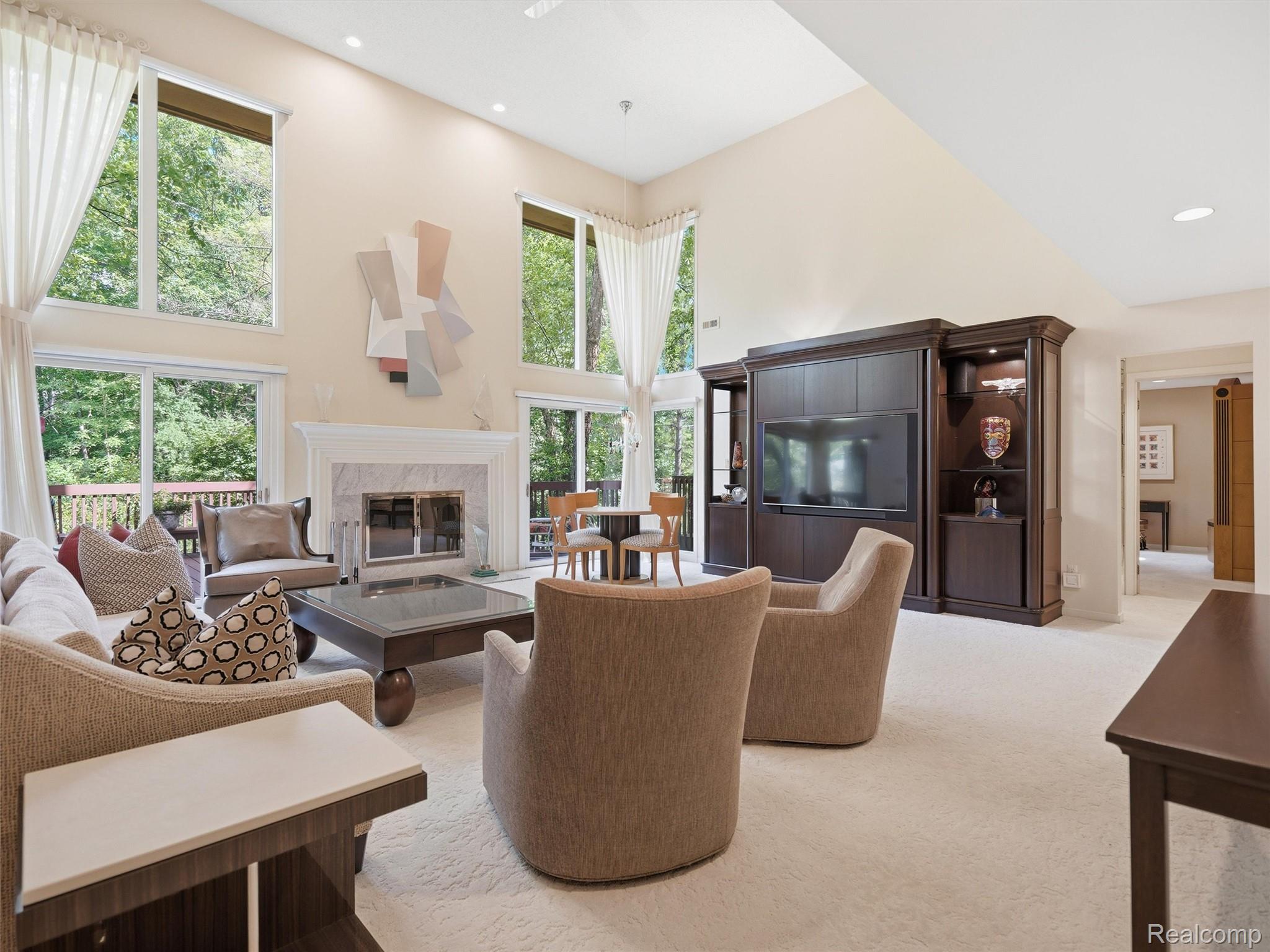 4751 Rolling Ridge Road Property Photo 6
