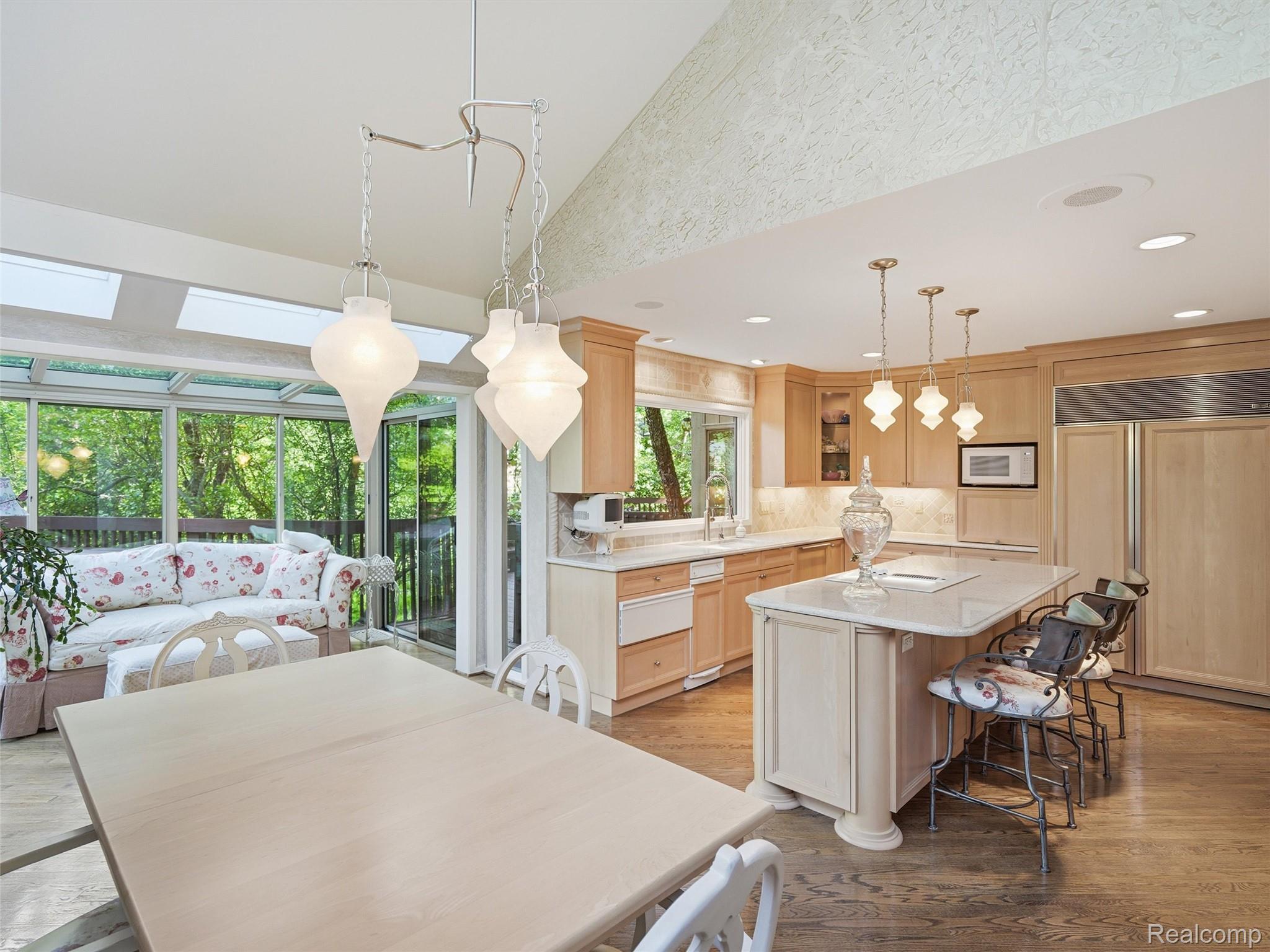 4751 Rolling Ridge Road Property Photo 12